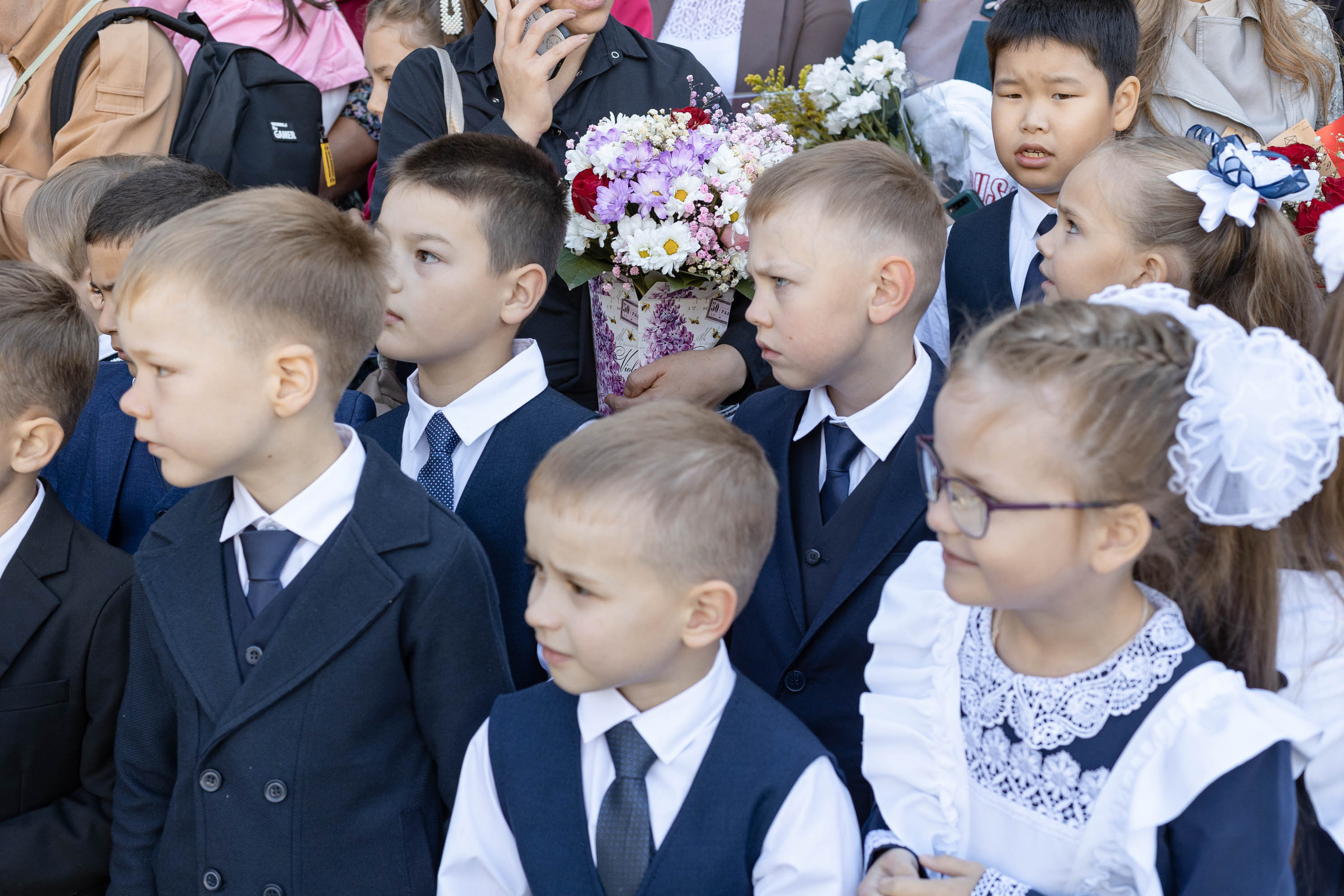 1 сентября. «Первоклашки». Фотограф Григорьева Ольга. Портретная, семейная съёмка, Love Stori, видеосъёмка в городе Чита. Выпускные альбомы, фотокниги