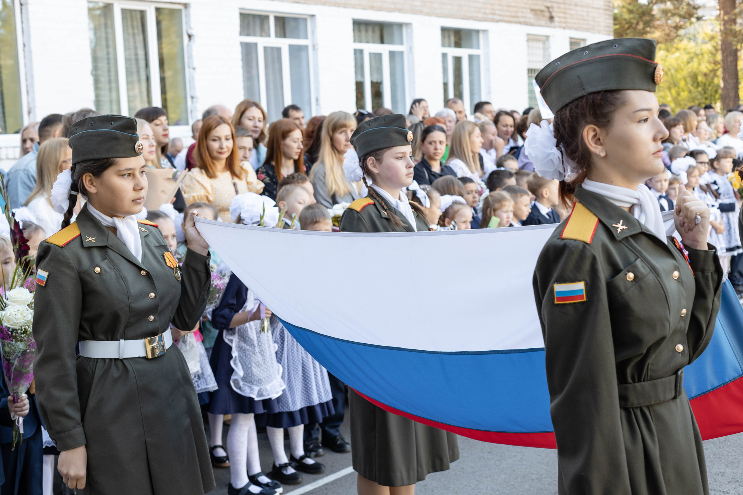 1 сентября. «Первоклашки». Фотограф Григорьева Ольга. Портретная, семейная съёмка, Love Stori, видеосъёмка в городе Чита. Выпускные альбомы, фотокниги