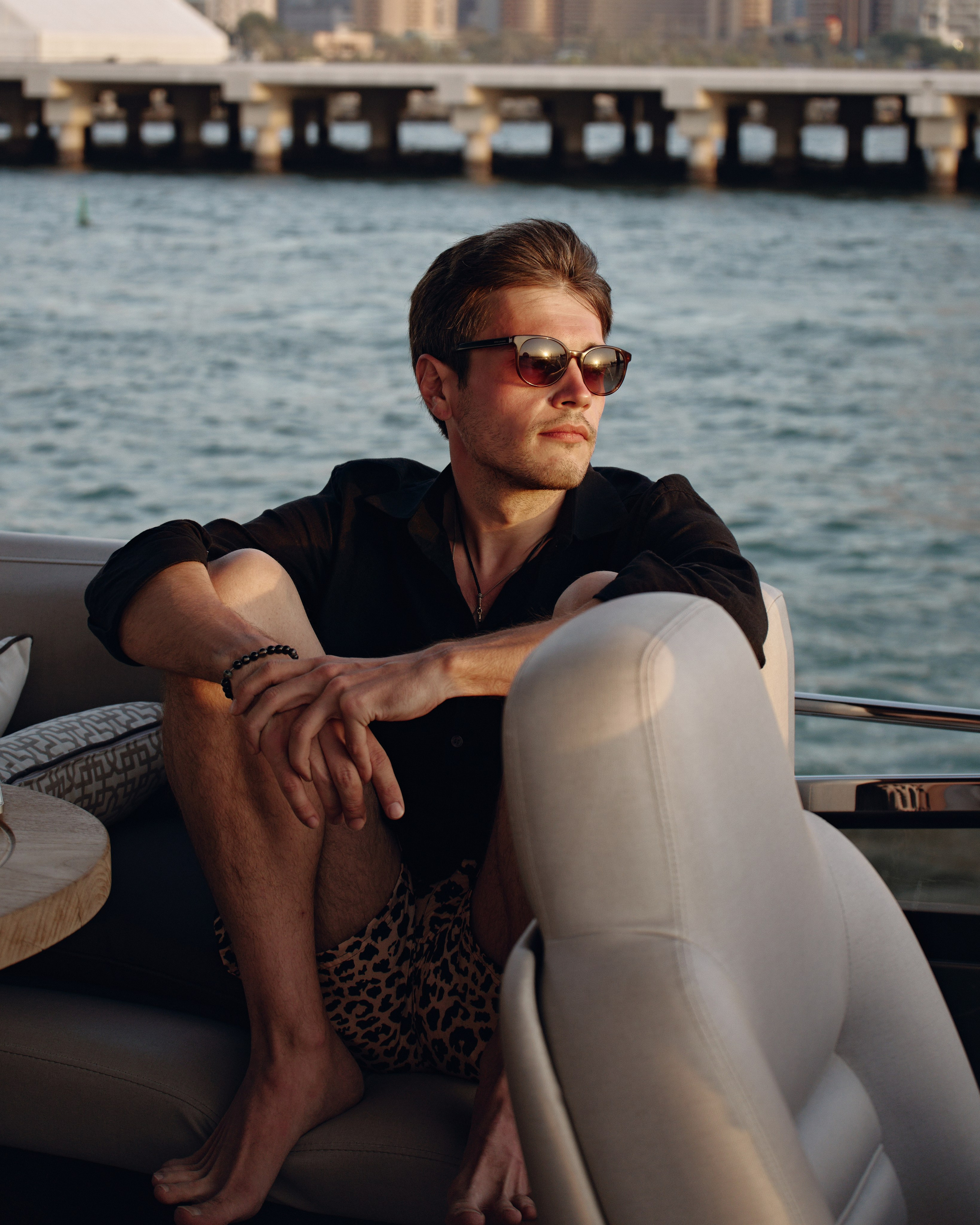 PAVEL DEREVYANKO. NOIZOMAX Художественный фотограф в Дубай