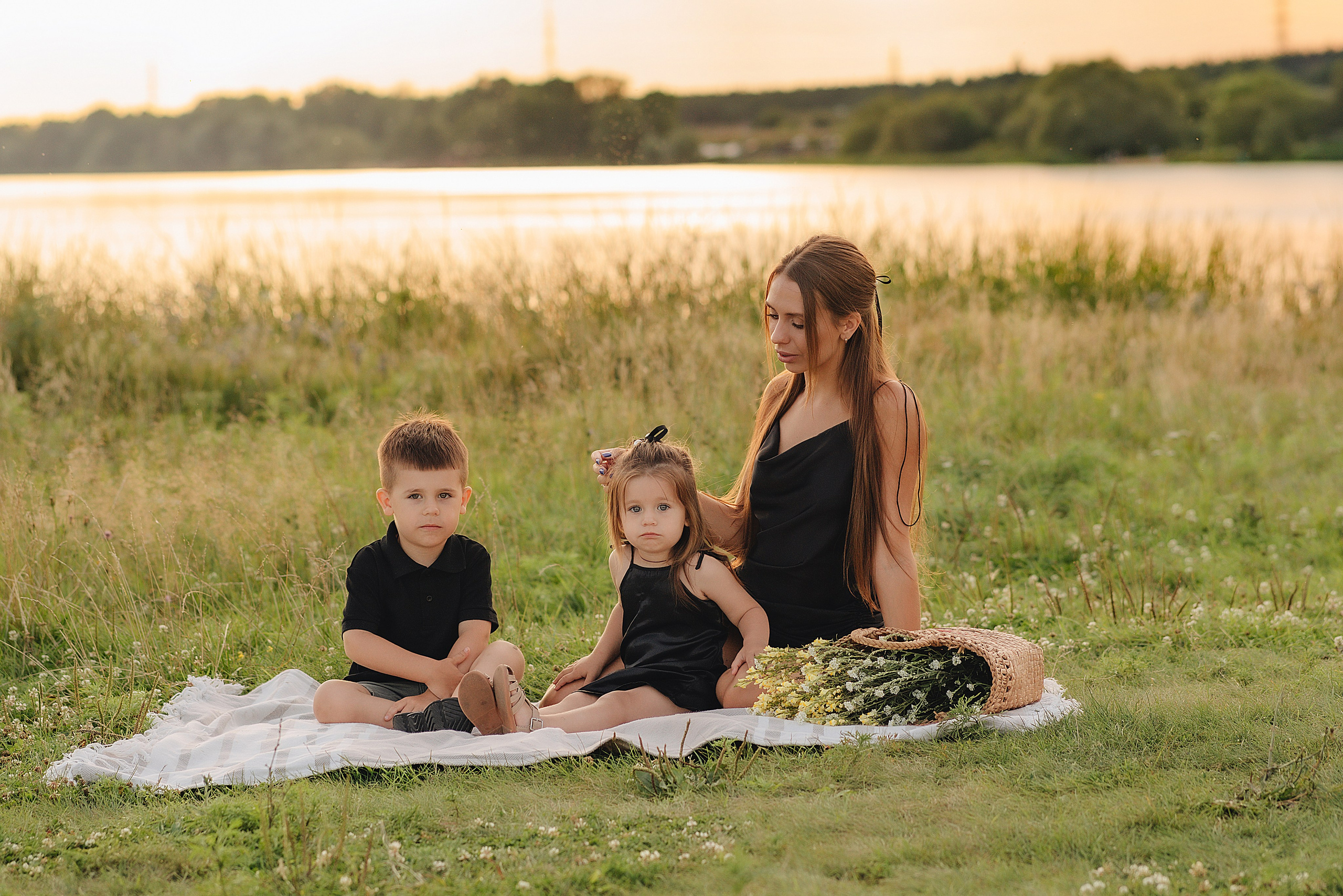 Юлия, Арина и Артём. Фотограф Карина Шмулёва. Воронеж и область