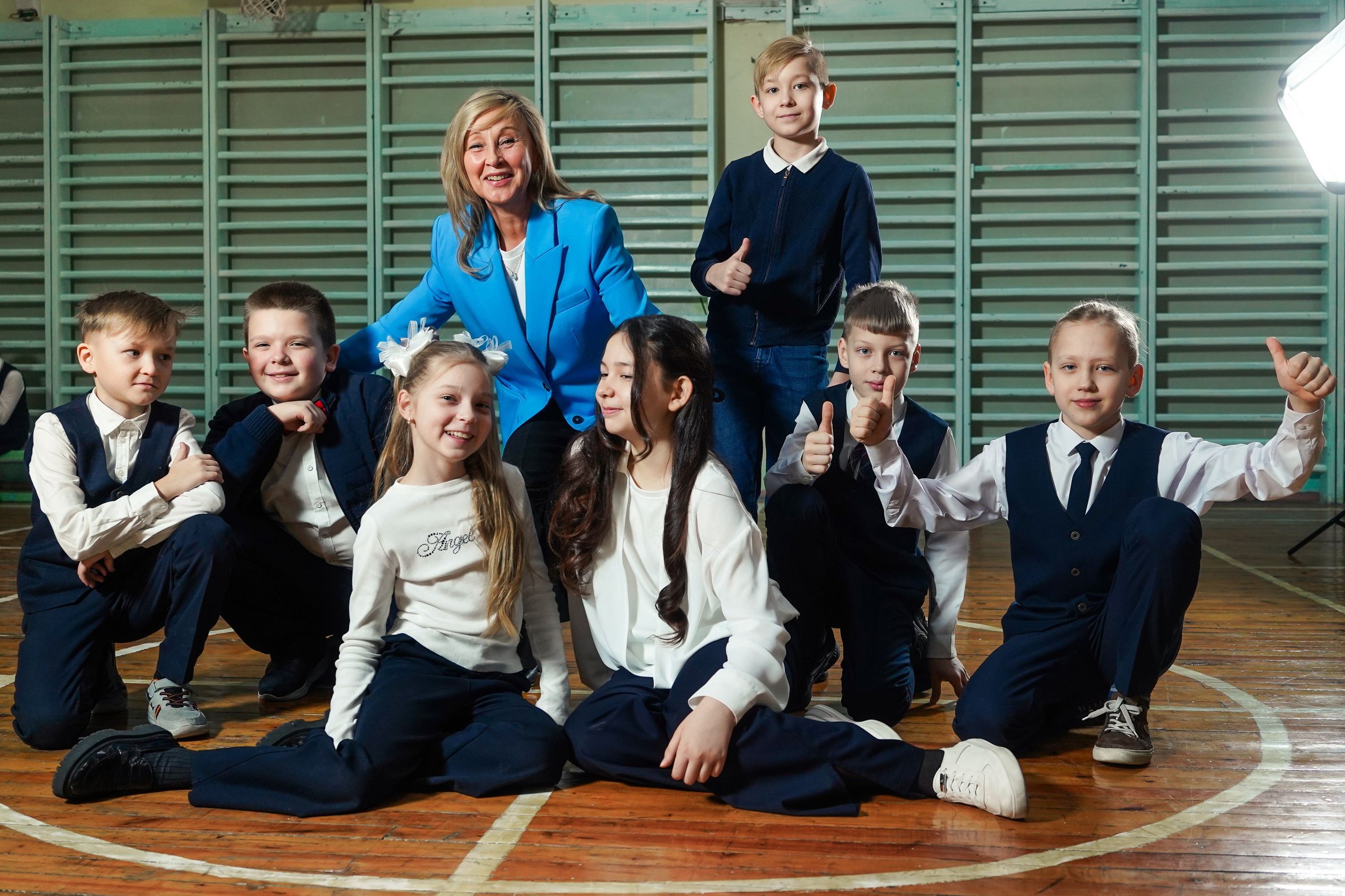 Выпускные альбомы, 4 класс Школа № 175 школьная фотосессия. Семейный и портретный фотограф в Екатеринбурге Анна Лобанова