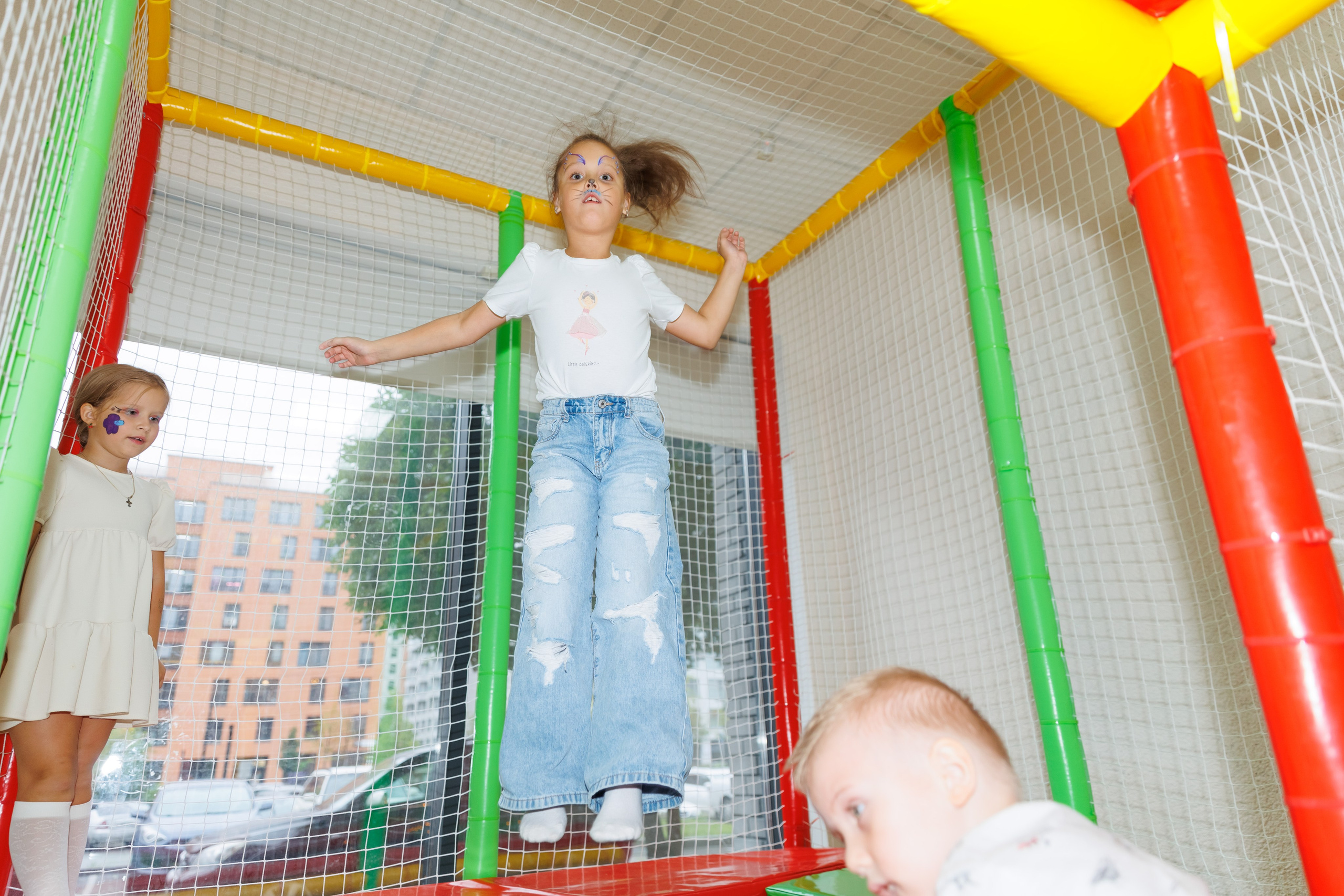 Детский лофт Алиса в стране чудес. Женский фотограф в Новосибирске Наталья Гресь