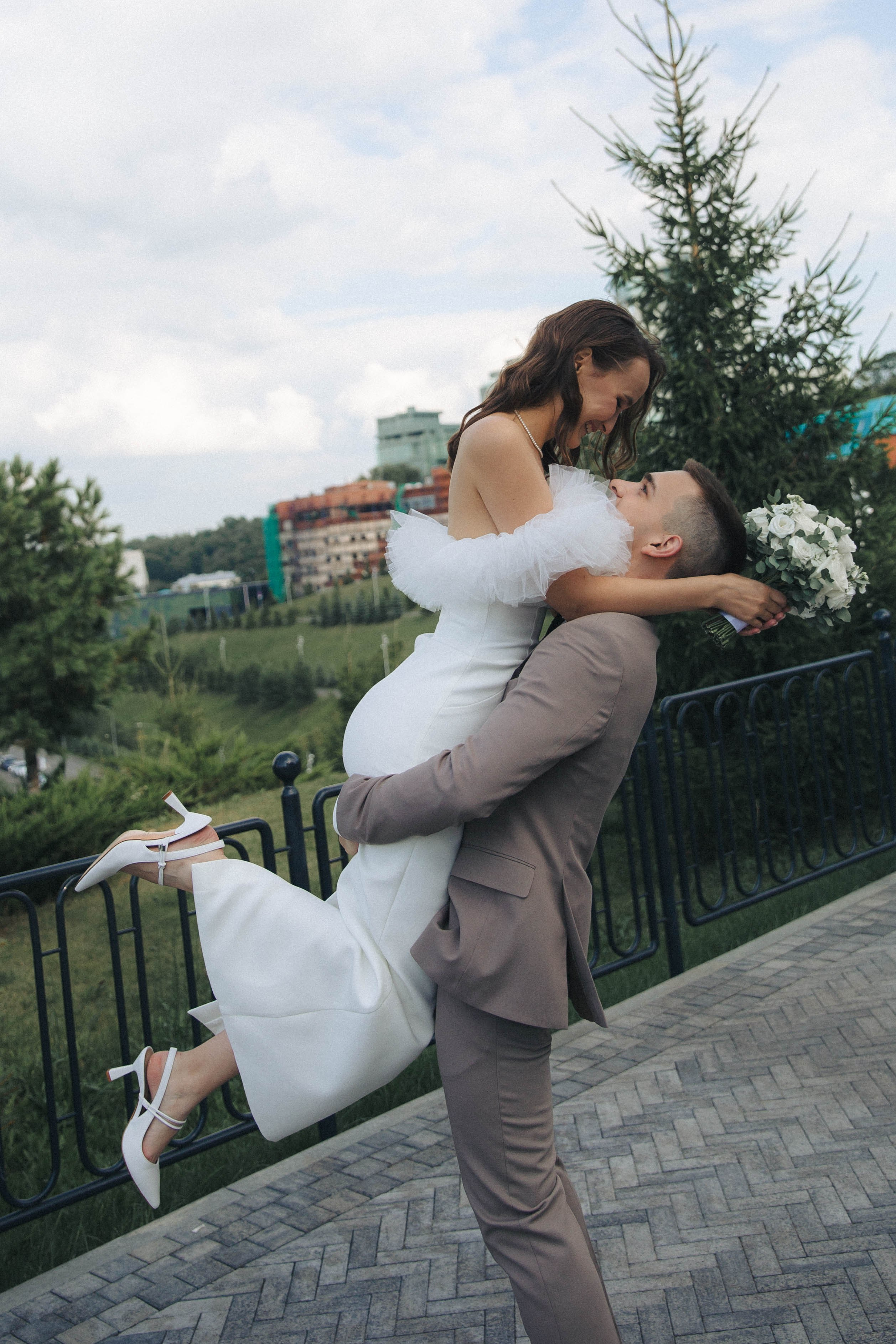 Свадебная прогулка Андрея и Анастасии. Портретный фотограф в Казани Алёна Евсеева