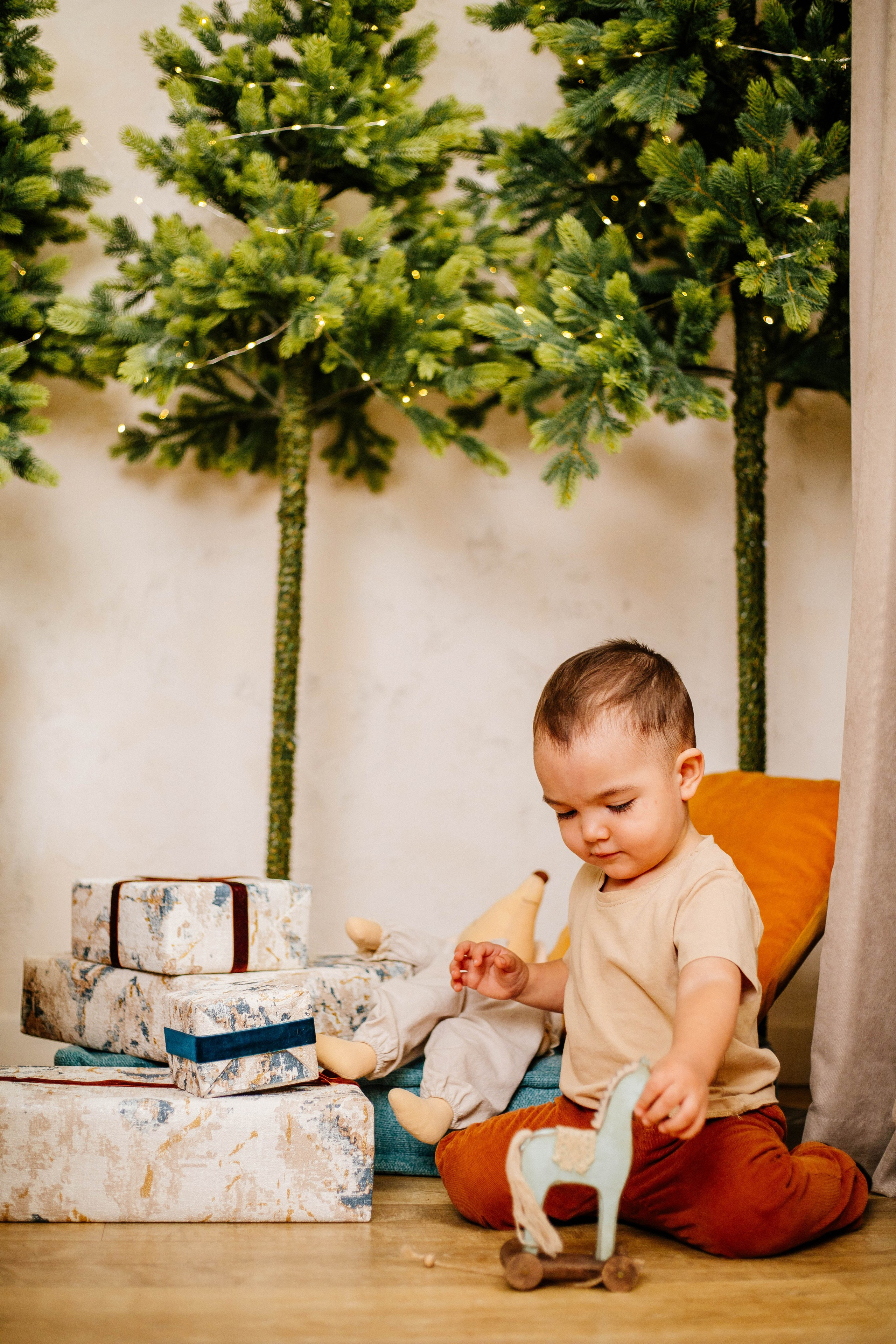 Лев с семьей. Рыжова Тамара