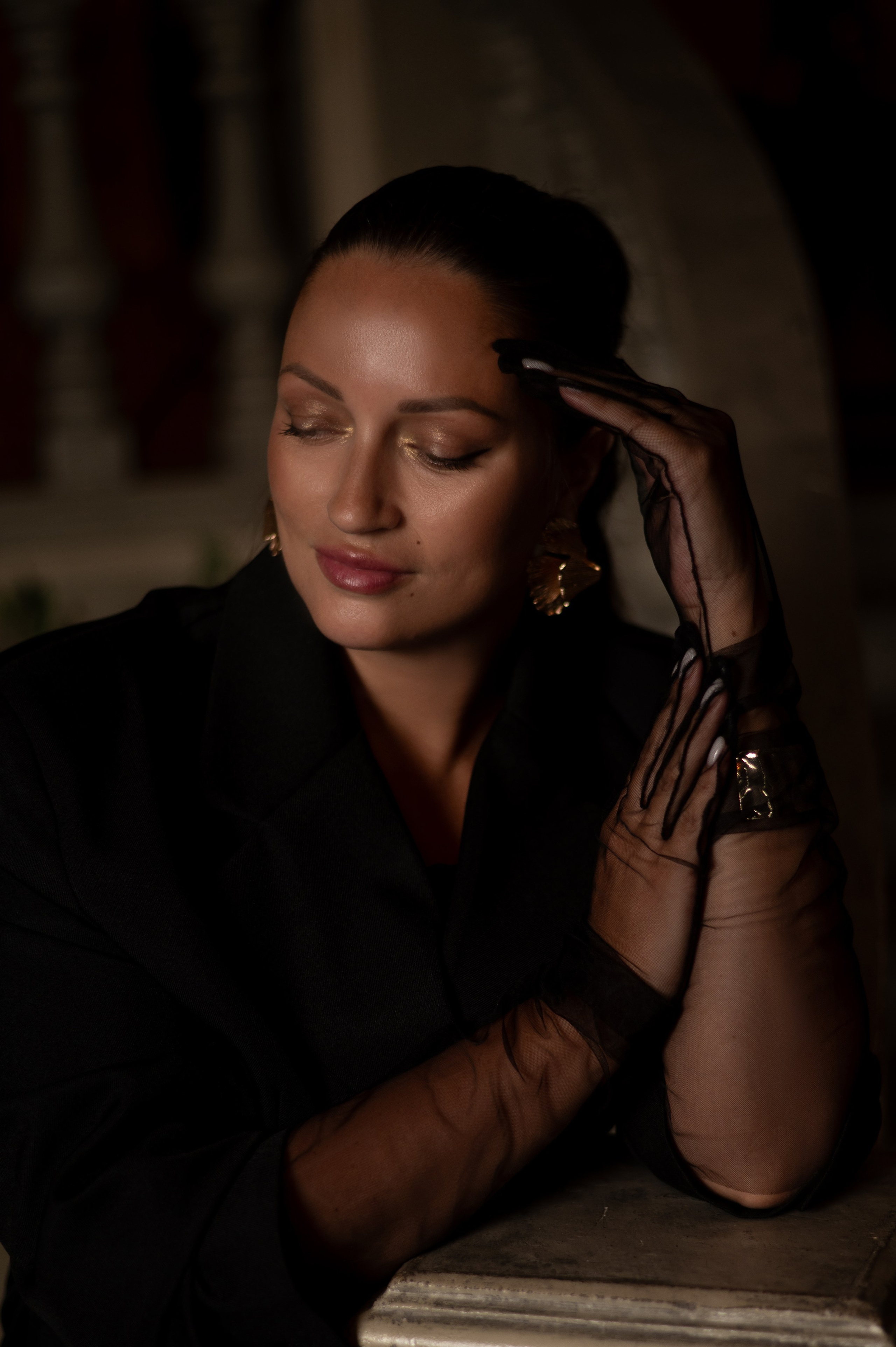 Стильная фотосессия в винтажном зале Питера. Женский фотограф Санкт-Петербург Александра Колий