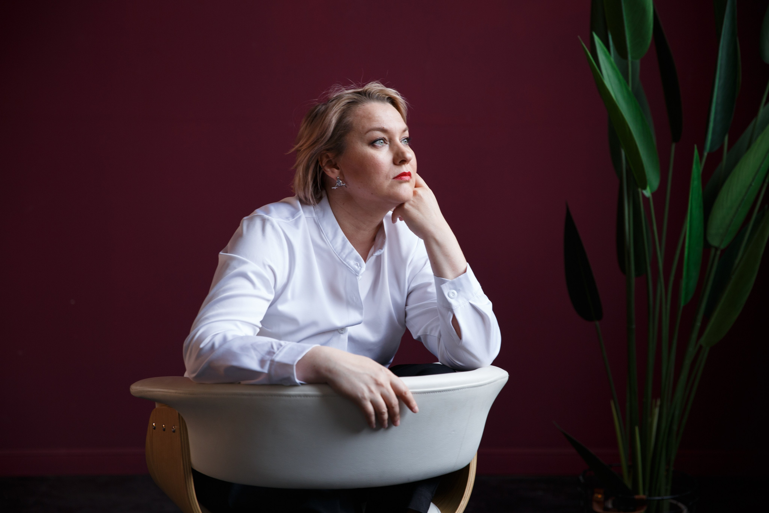 Анюта. Визажист, мастер по причёскам, преподаватель по макияжу. Женский и контент фотограф Люба Пунанцева. Северодвинск. Архангельск