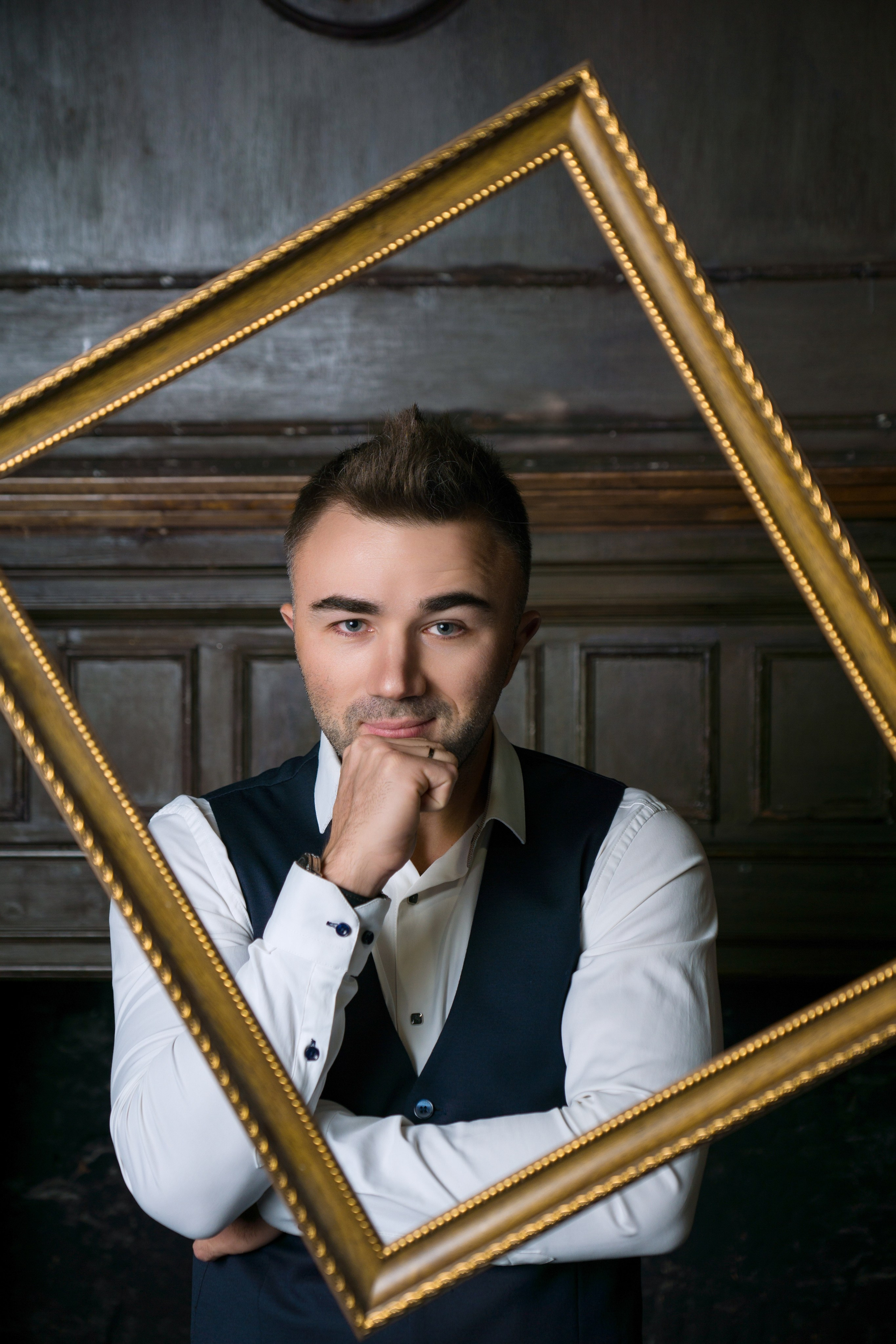 Ведущий Илья. Фотограф