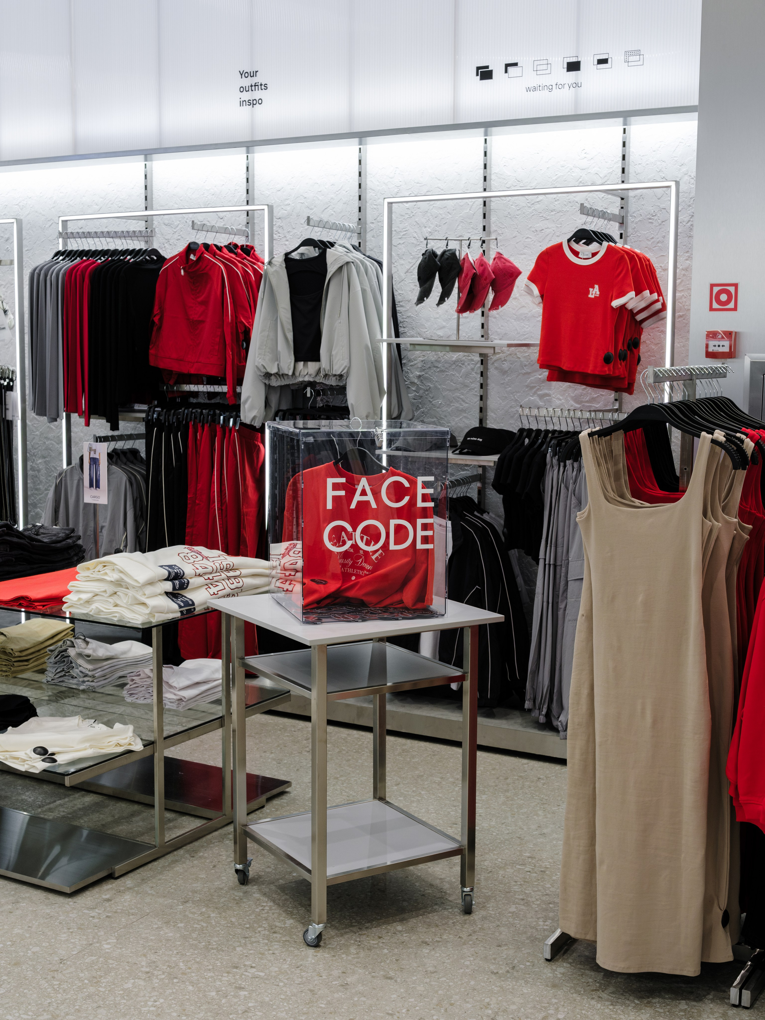 Открытие FACECODE. Репортажный и портретный фотограф в Москве Илья Спиридонов