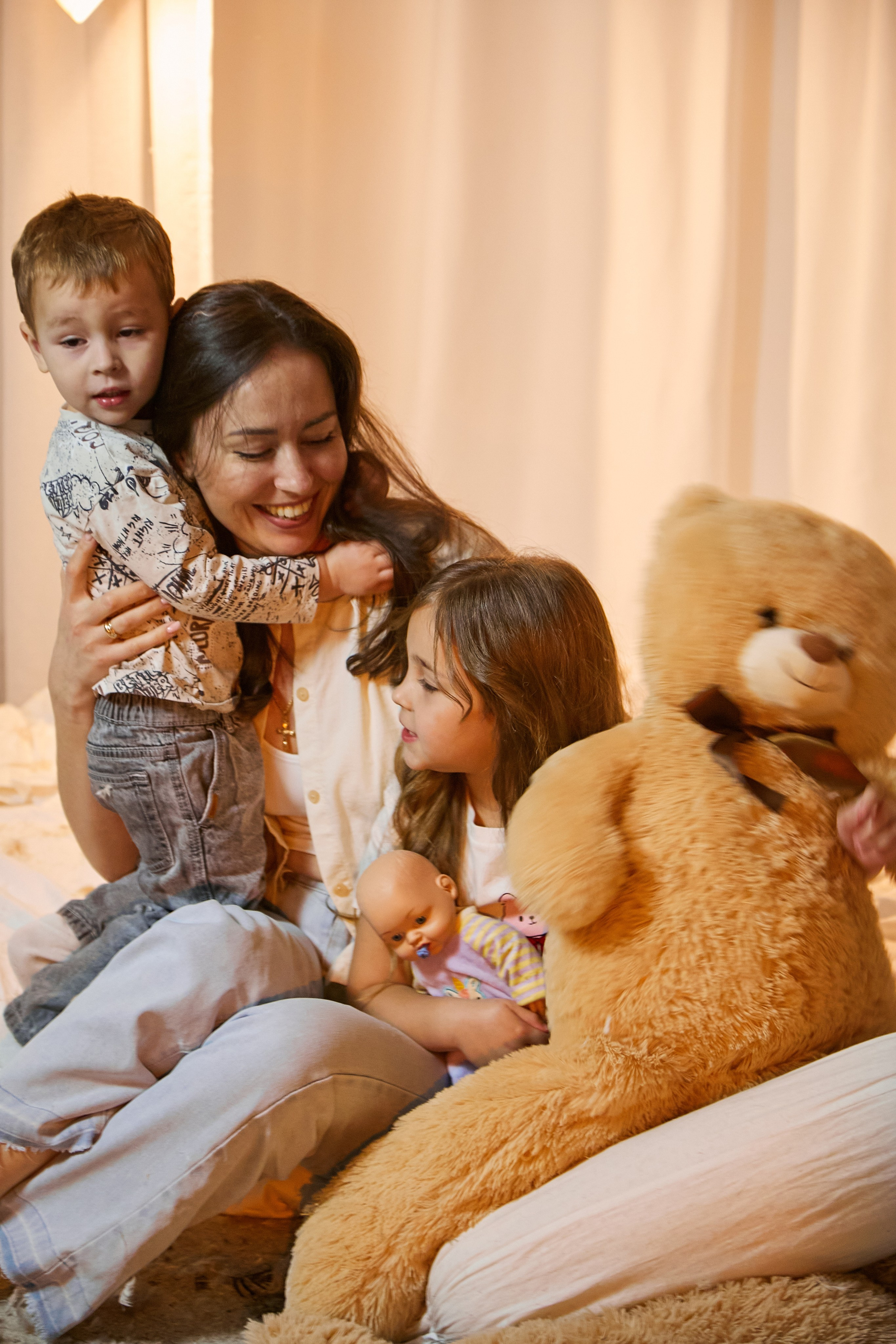 «Бой подушками». Свадебный и креативный фотограф в ЮФО и МСК