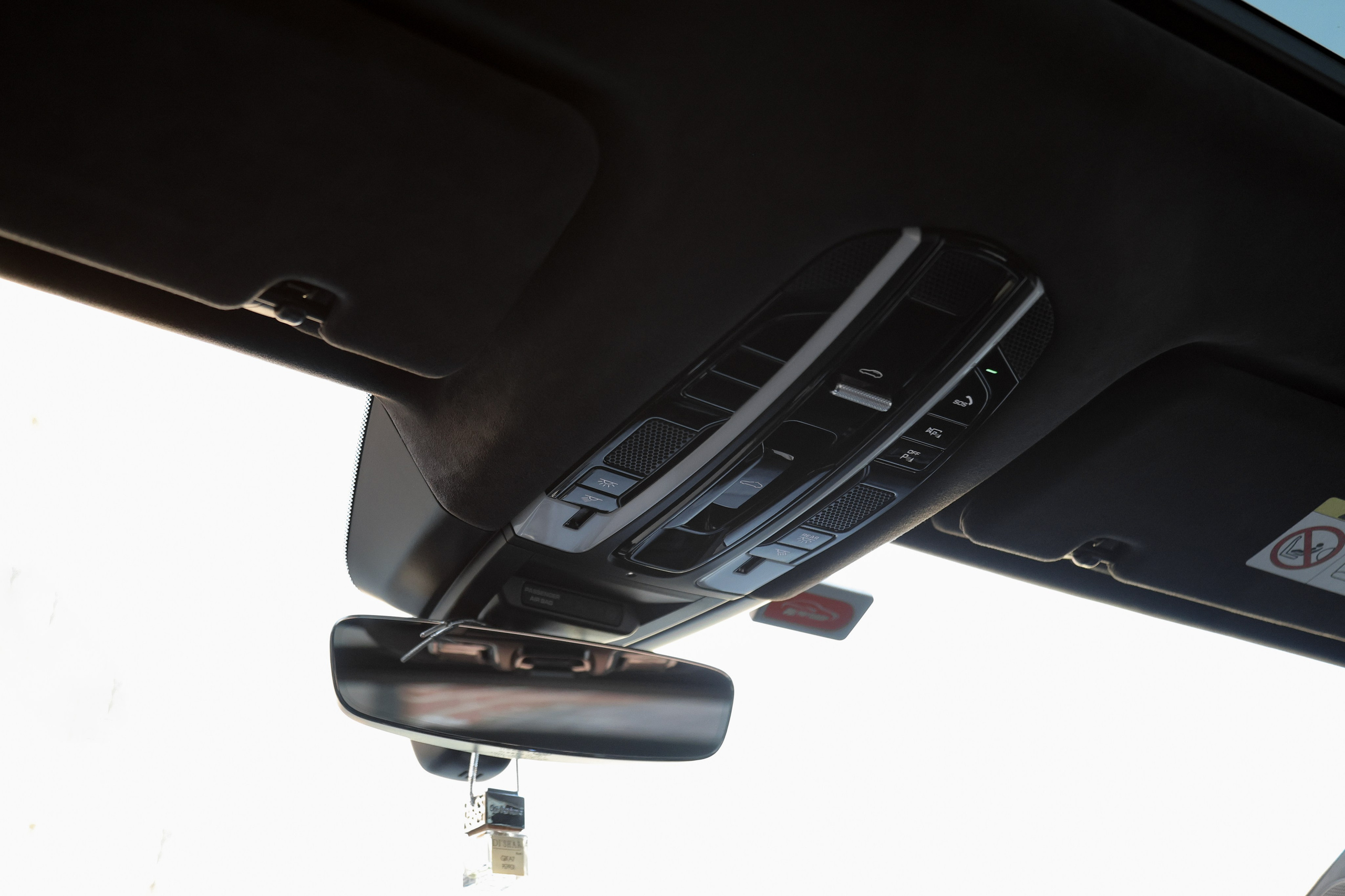 2020 Porsche Cayenne 3.0 AT. Mixturecaptures