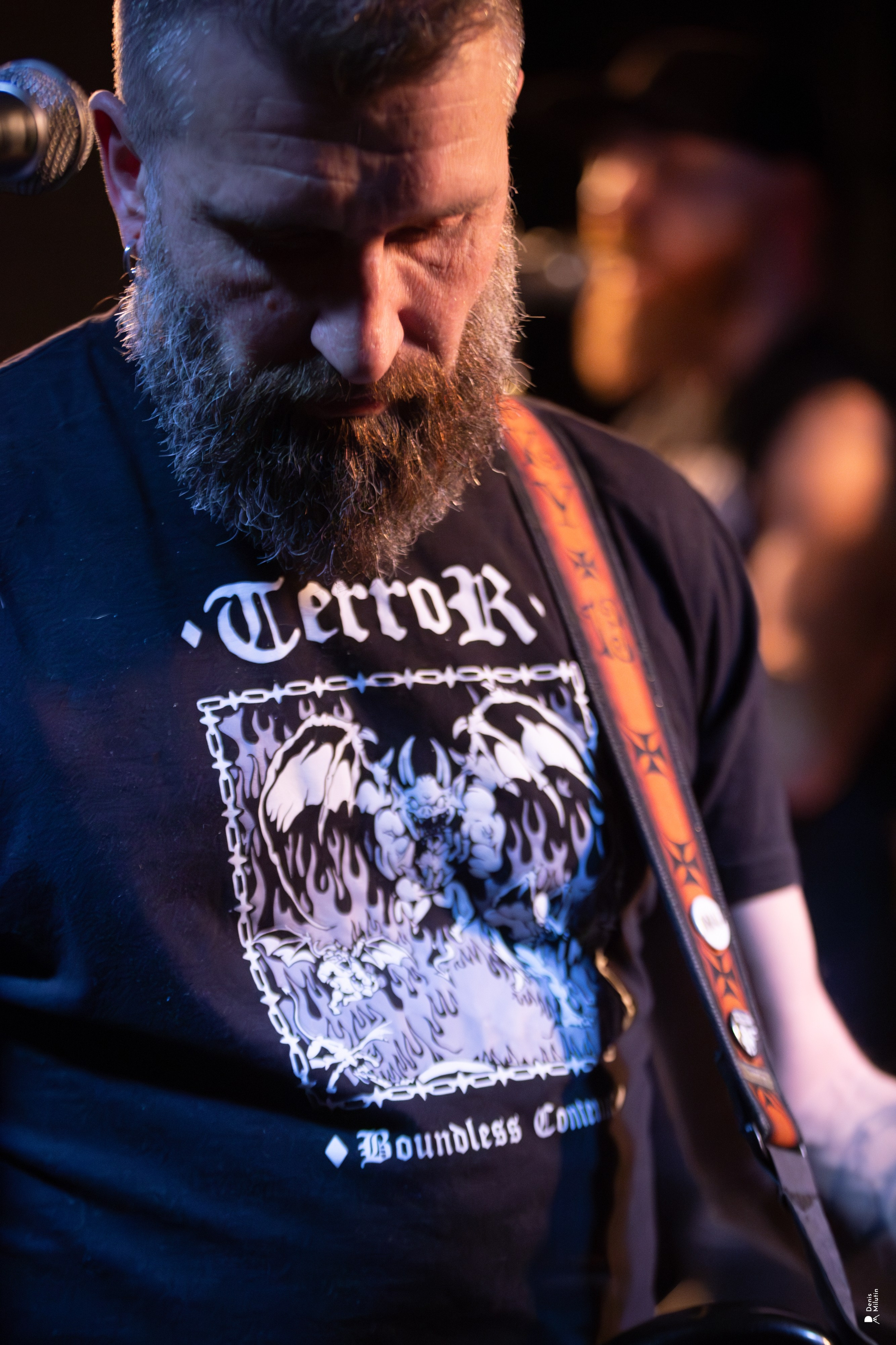 Рядом Ассенизаторы. Портретный фотограф Денис Милютин