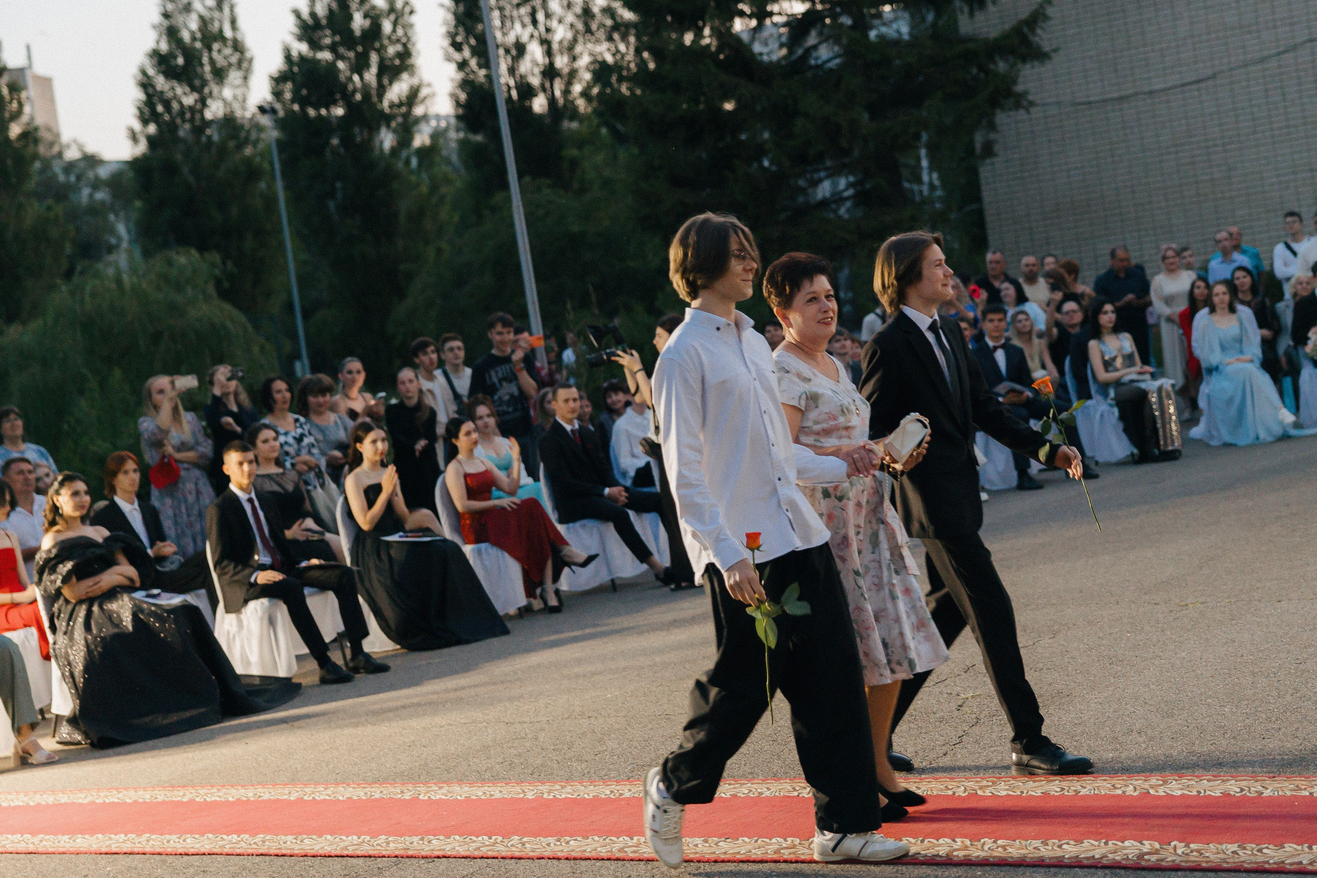 Вручение аттестатов. Свадебный фотограф Роман Еремеев