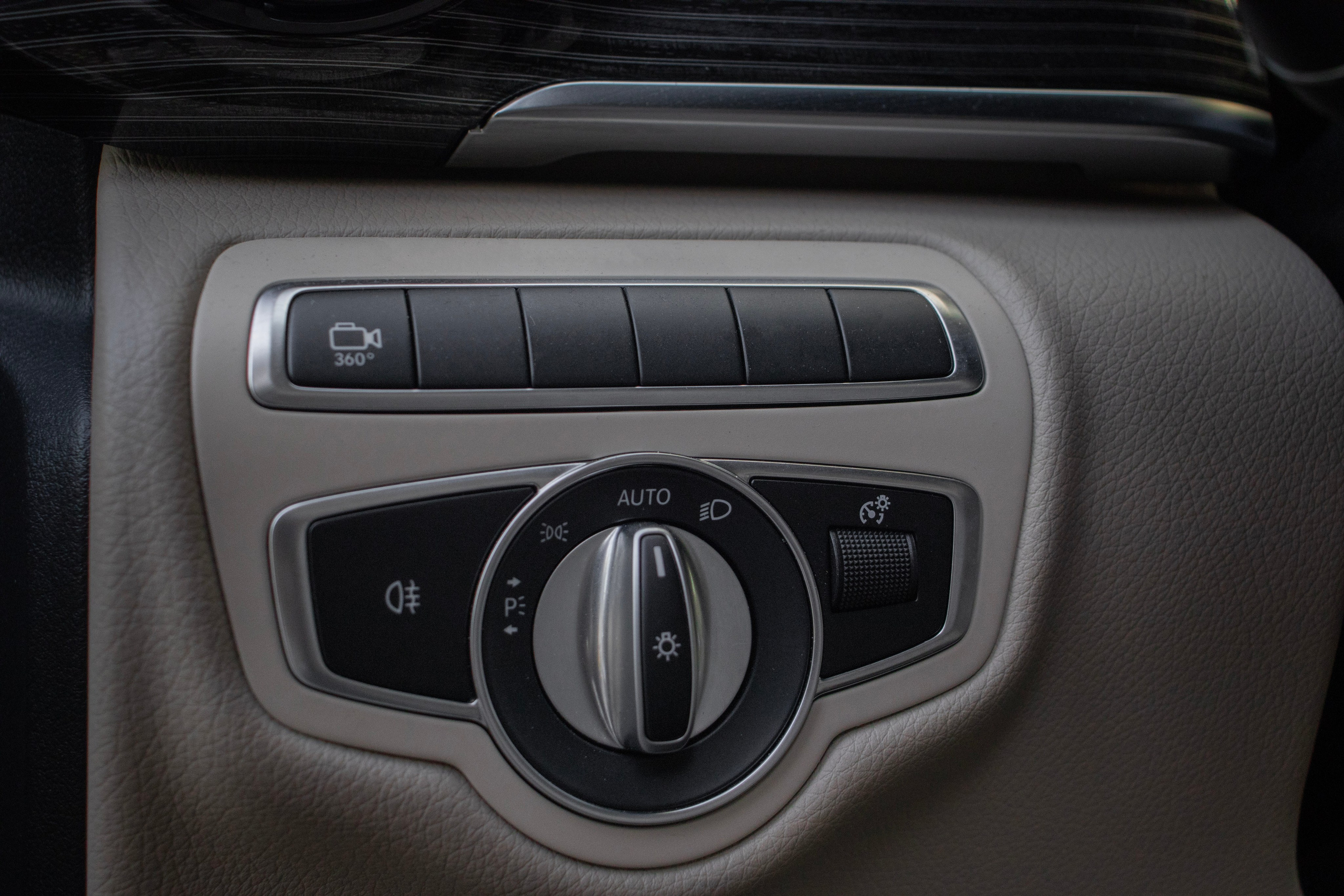 Mercedes-Benz V-class