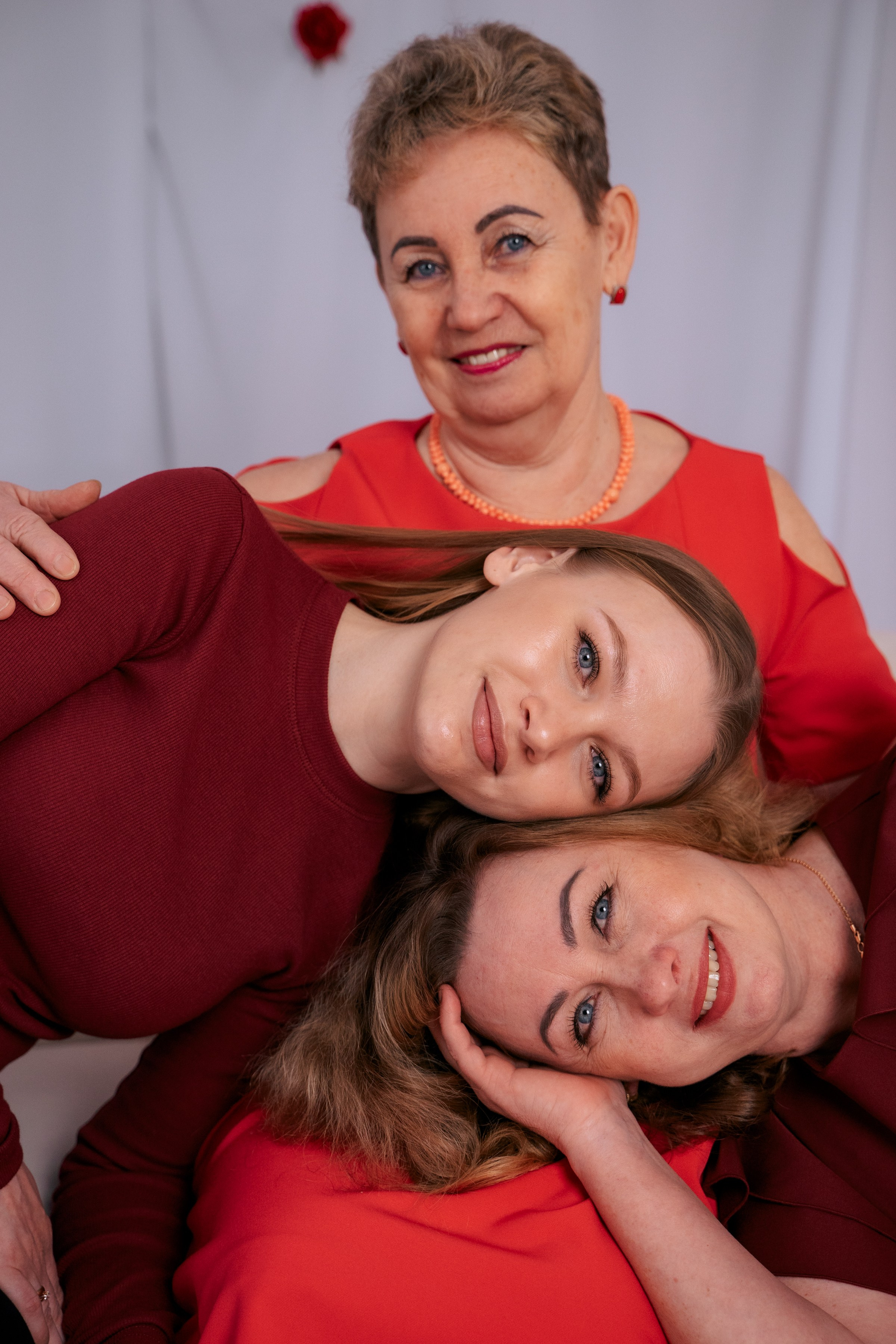 Катерина, Анна и их бабушки. Фотограф в Казани Алсу Багабиева