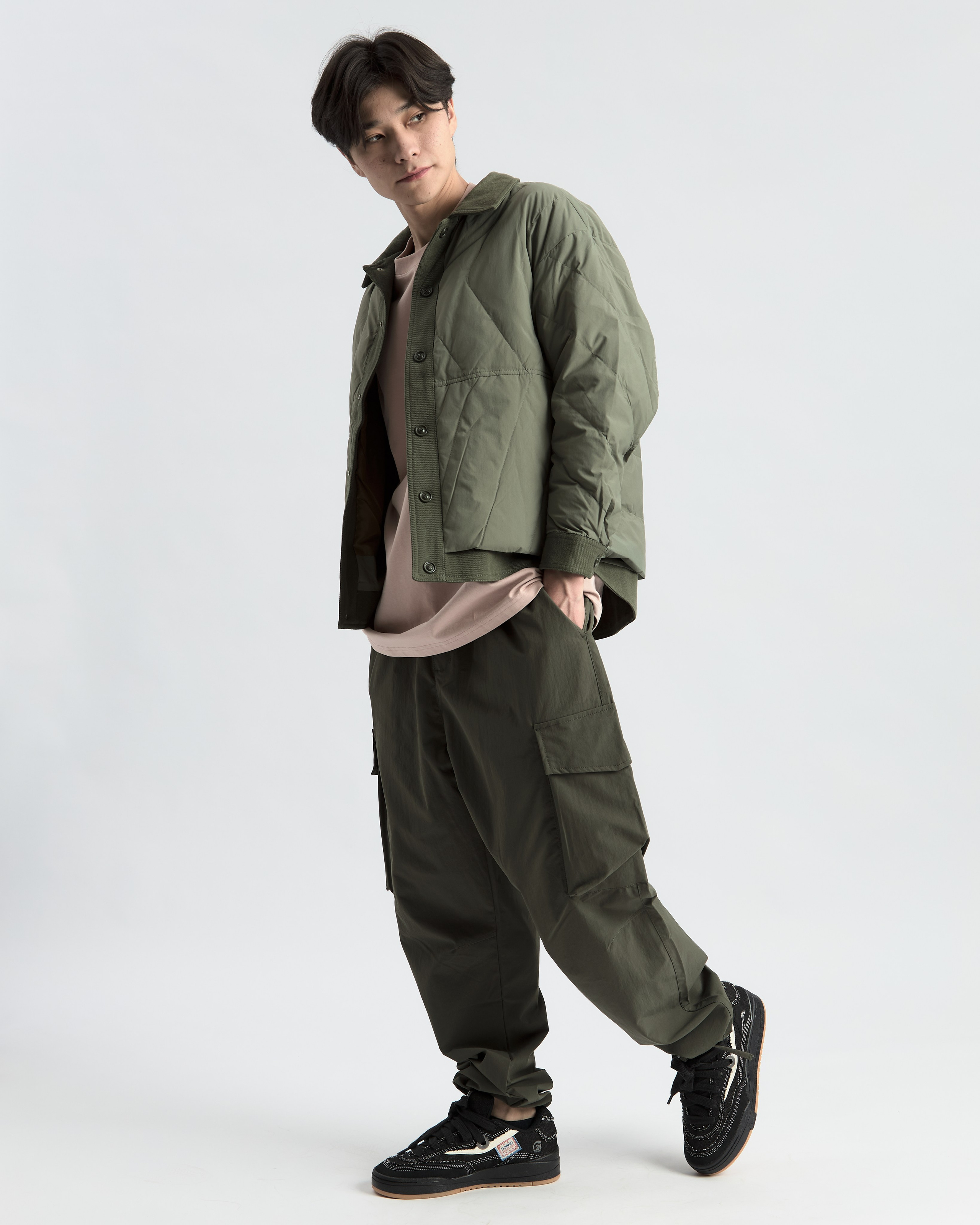 Одежда. Предметная фотосъемка в Алматы. Предметный фотограф для маркетплейстов Артур Ахмадиев