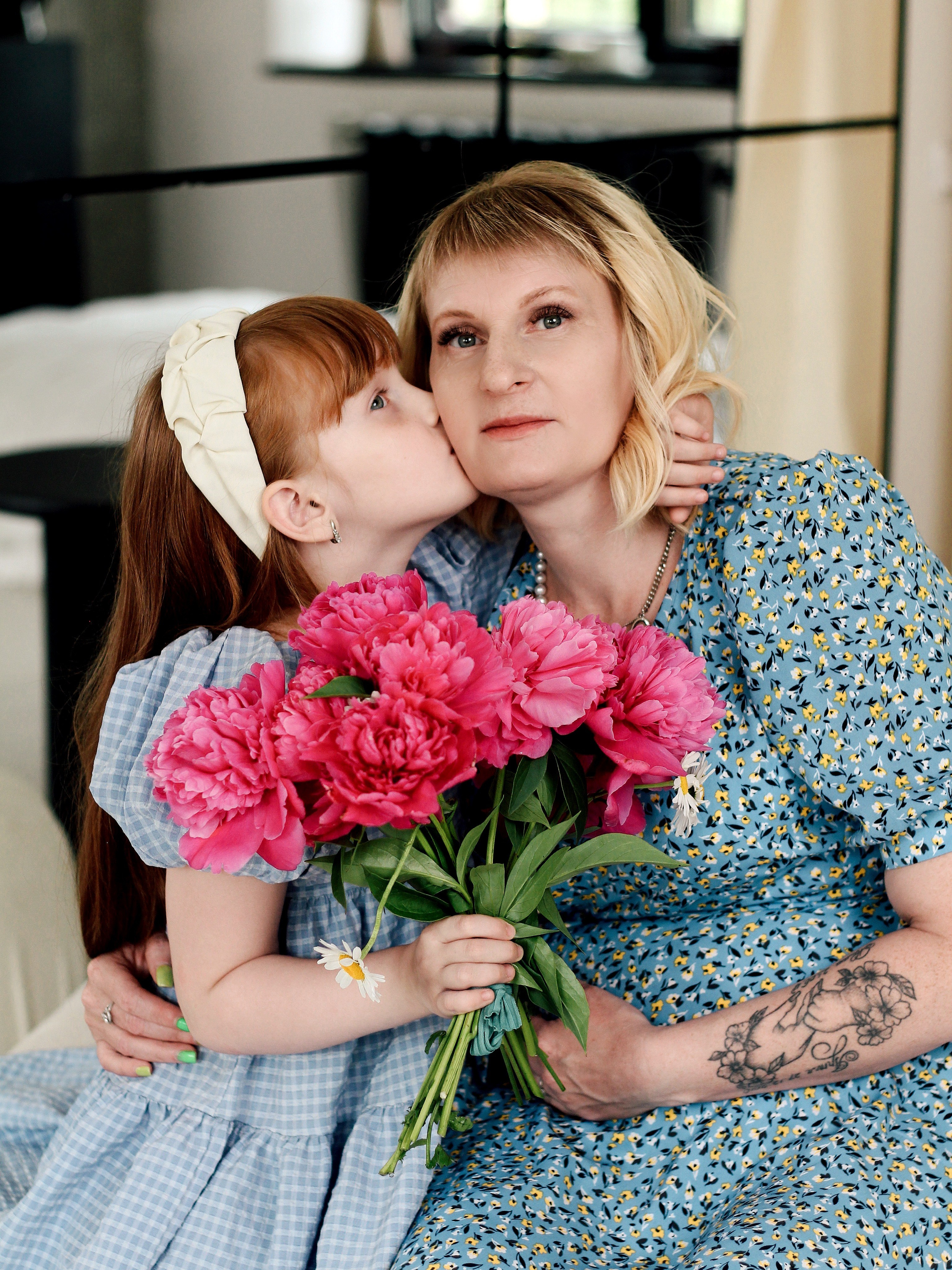 С пионами. Photography Eva