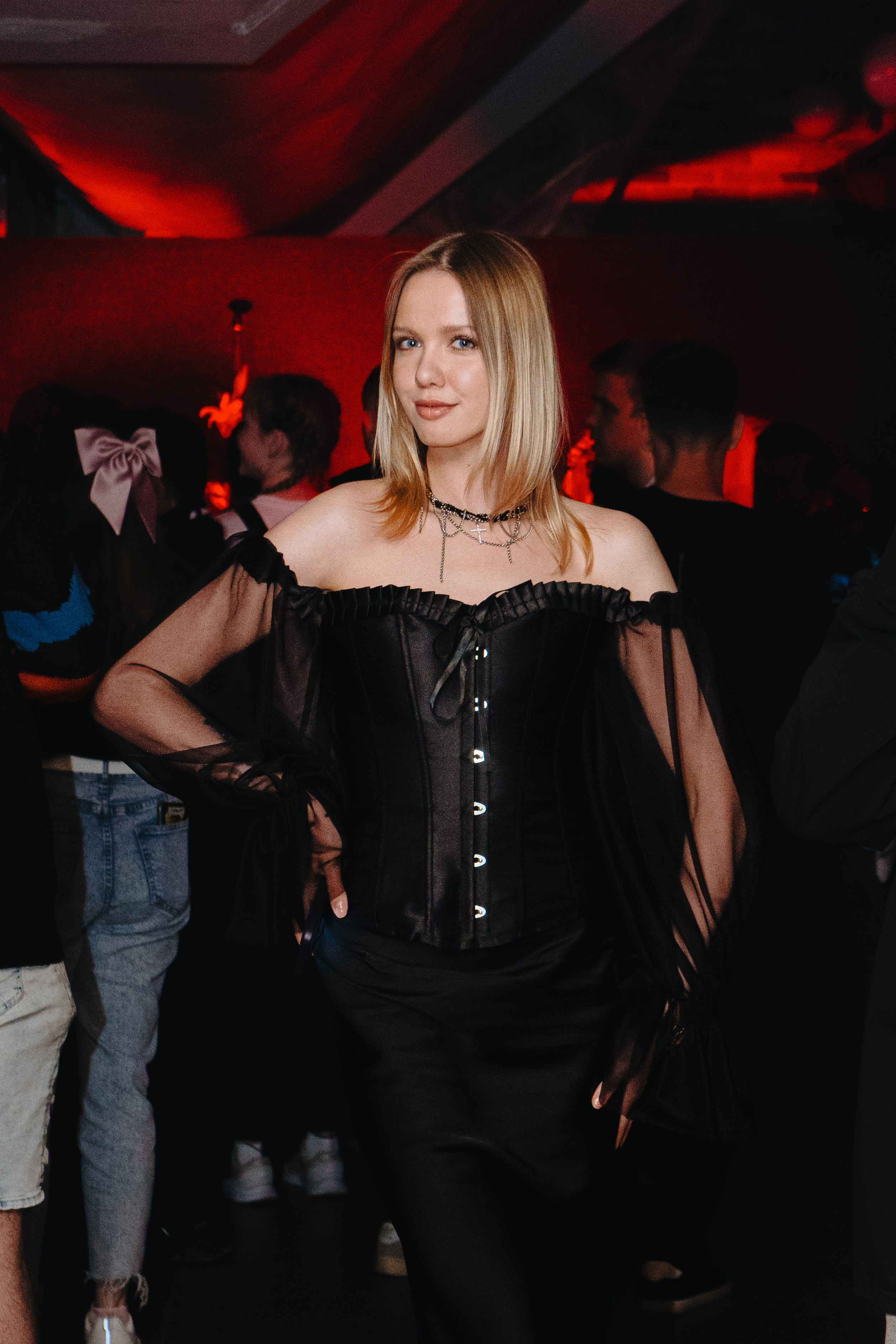 Playingtheangel. Уфа. Маленький зал, красный свет, мощный звук. Фотограф Гильмутдинов Руслан