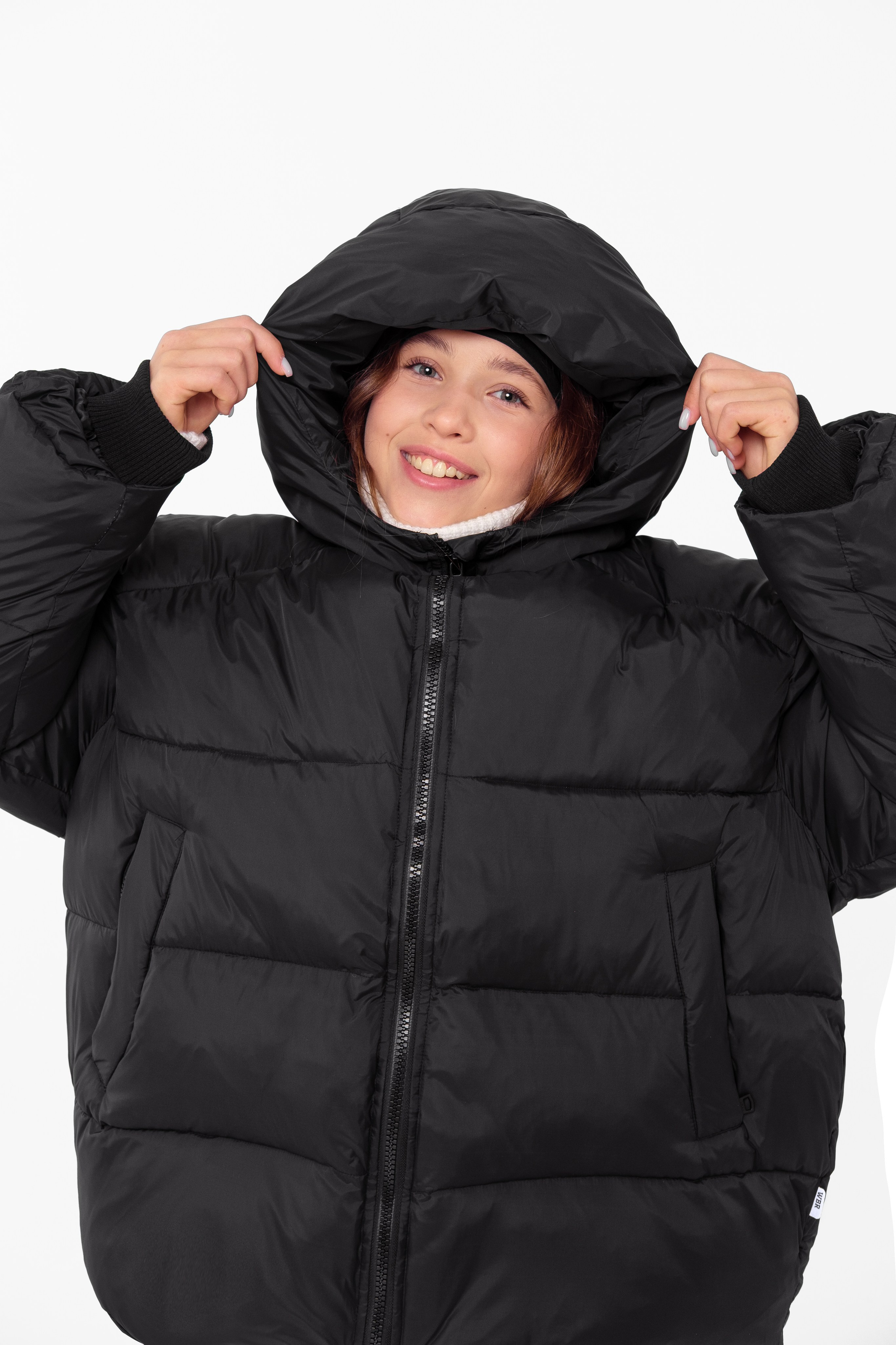 Съемка верхней одежды для каталога и маркетплейсов в Санкт-Петербурге. Фотосессия для маркетплейсов