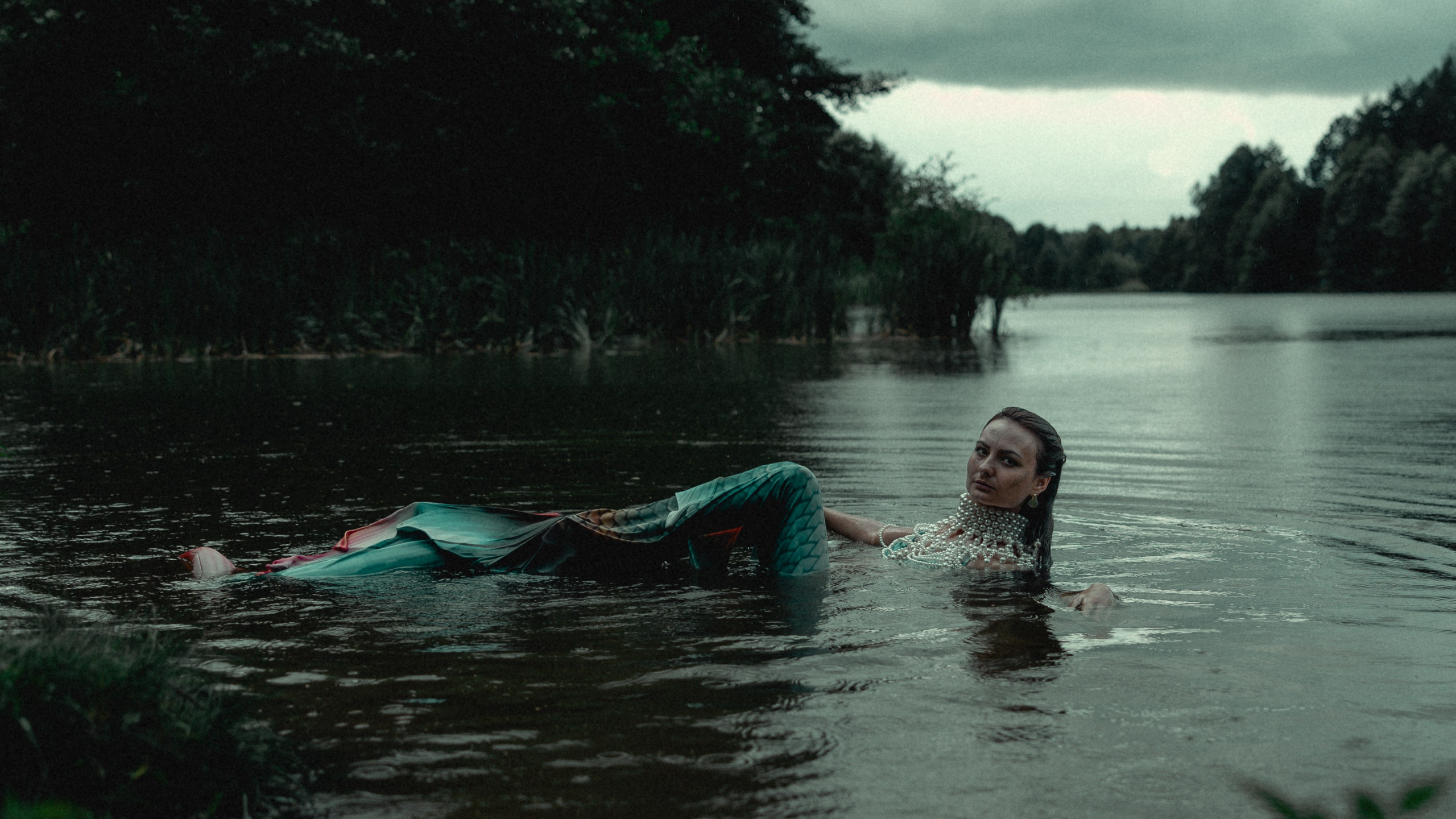Русалочка в ожидании бури. Сказочный фотограф для Вас и Вашей семьи