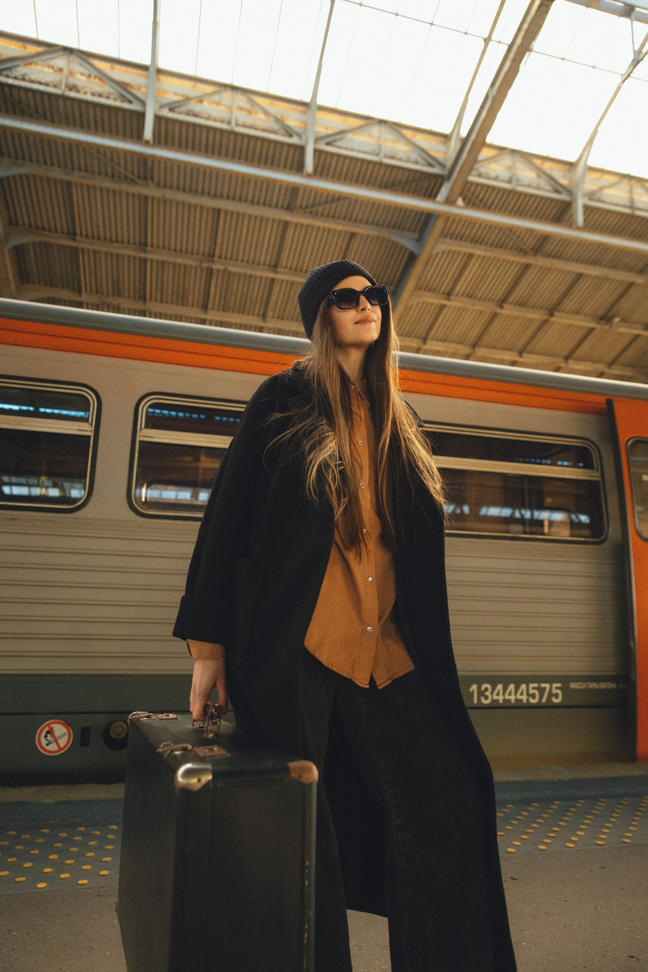 Дина / Южный вокзал. Фотограф Калининград Илья Миллер