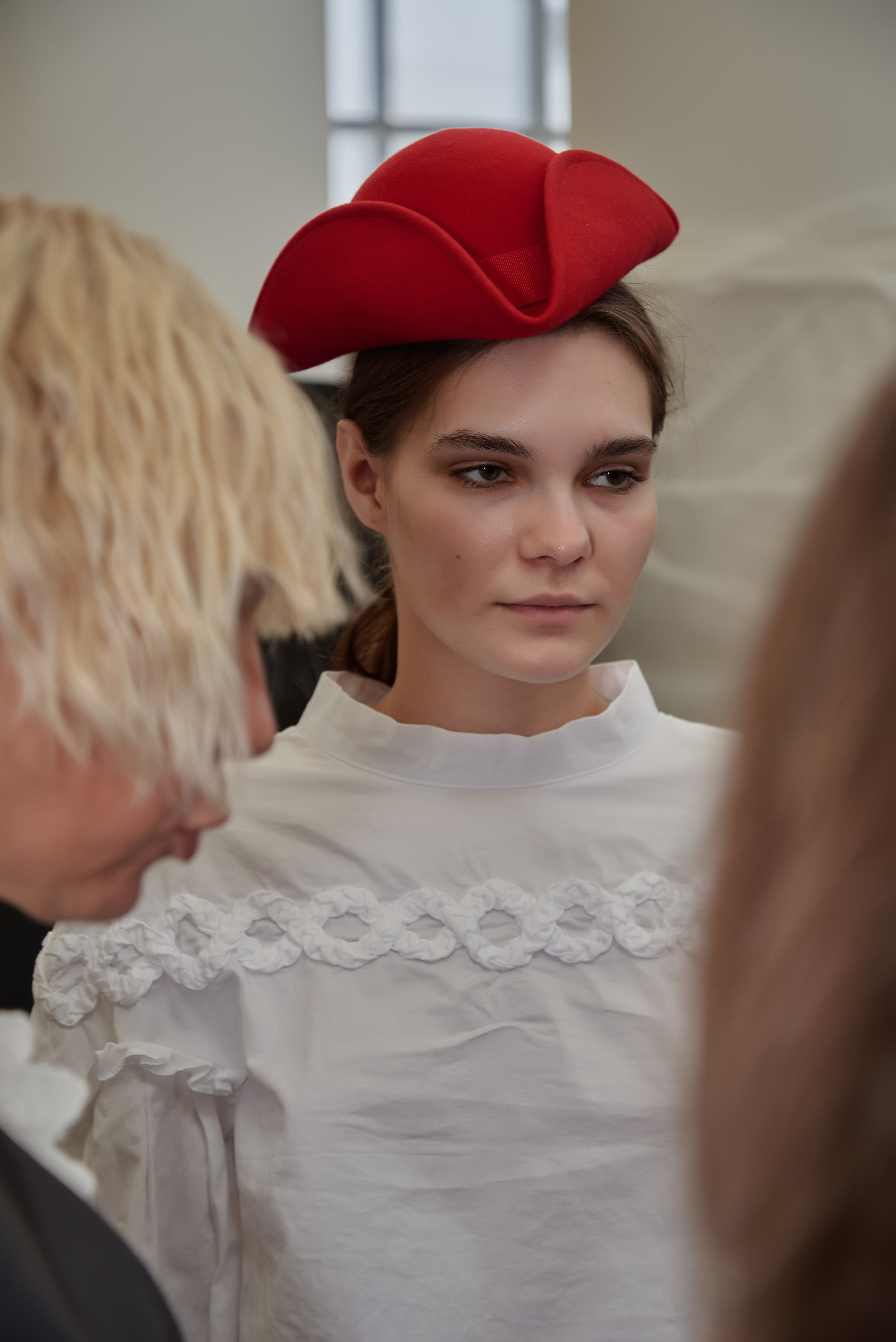 Backstage с показа ALENA COJOCARU RFW 2025. Наталия Дианова — фотограф для брендов и экспертов в Москве