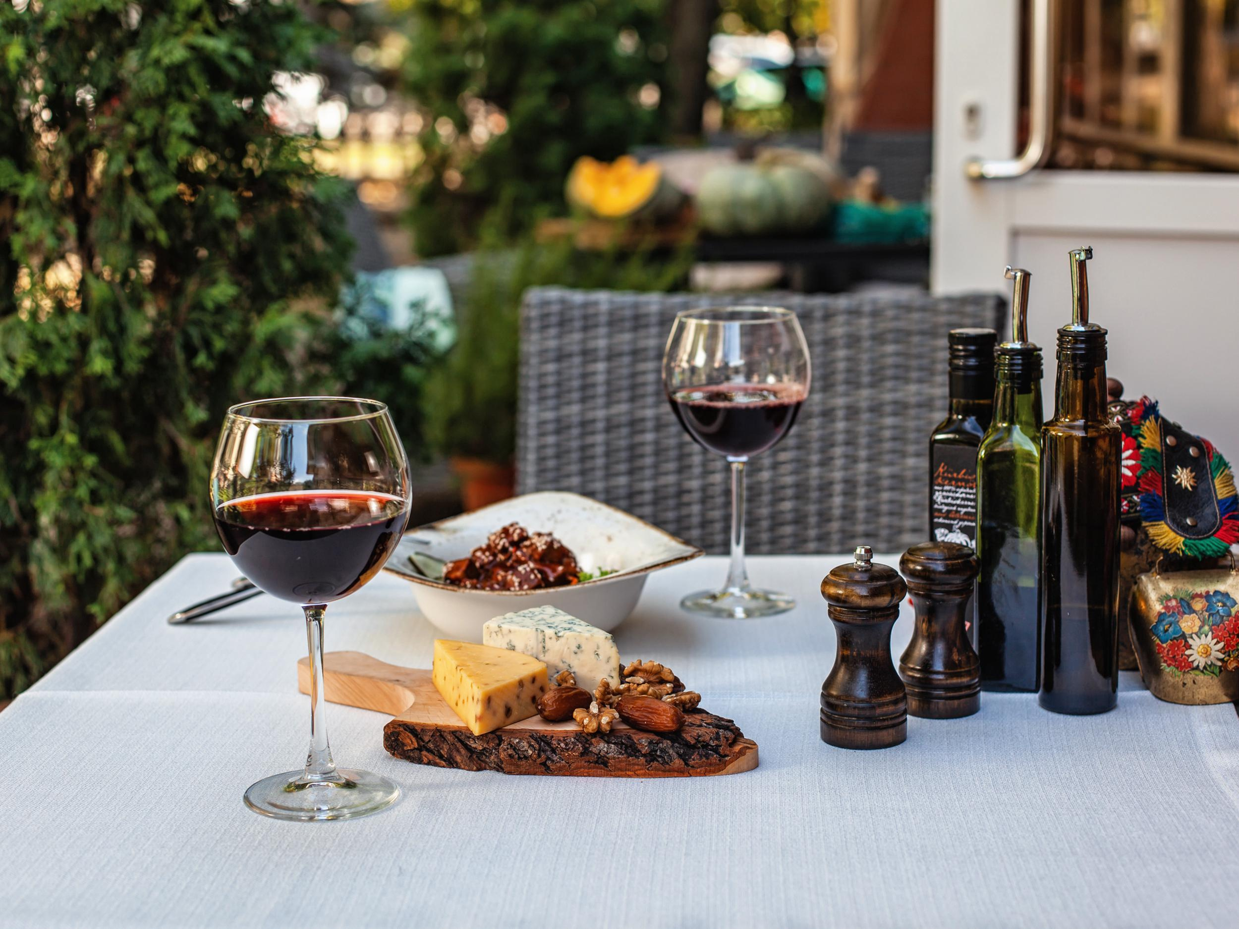 Съемка контента для Ресторана Стейк-Хаус. Краснодар. | Студия "Медведь" Краснодар. Создание сайтов, SMM, производство контента | Студия «Медведь» | Услуги для бизнеса