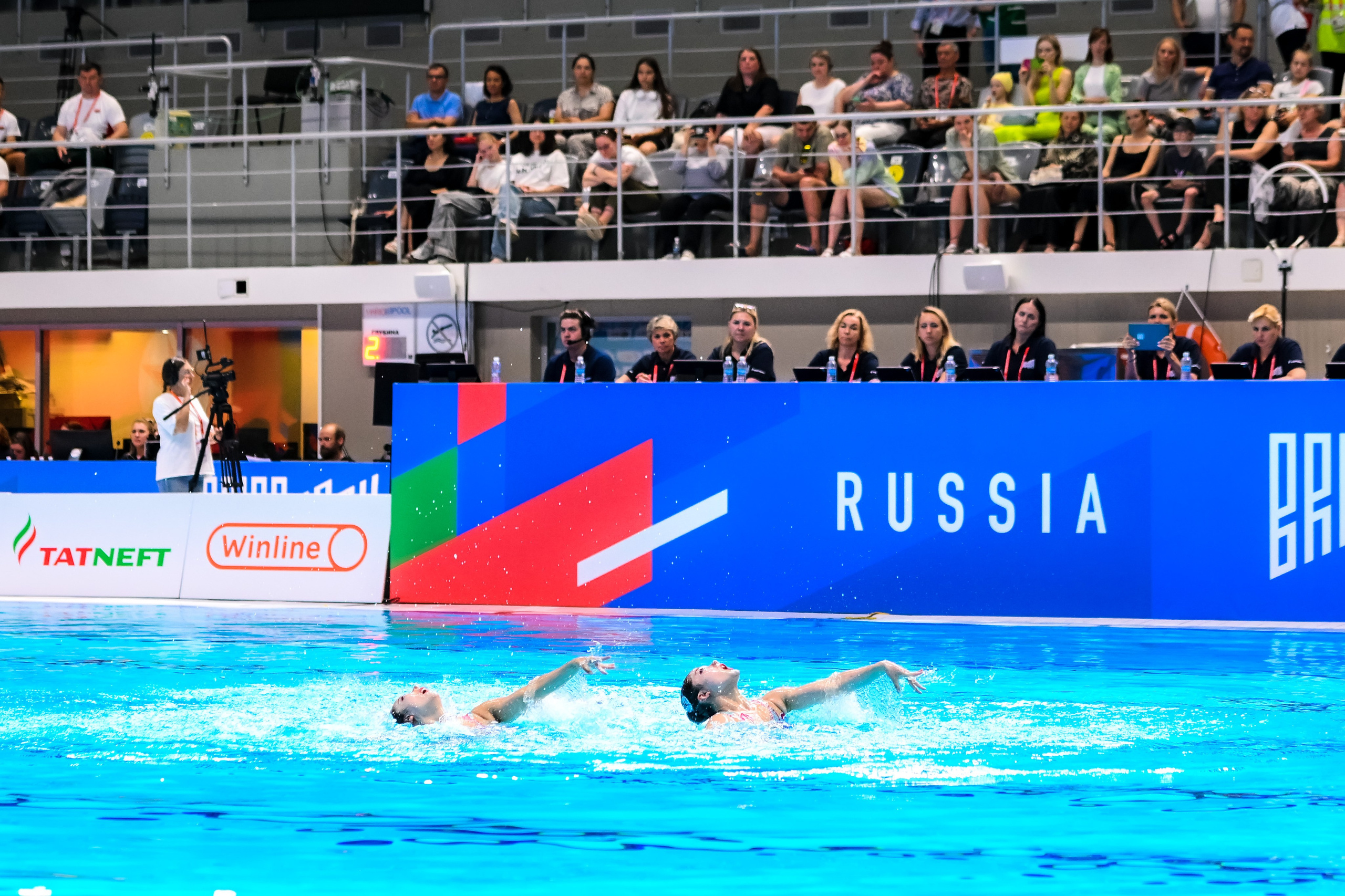 Синхронное плавание «Спортивные игры стран БРИКС». Спортивный и репортажный фотограф в Казани Вячеслав Сатонин