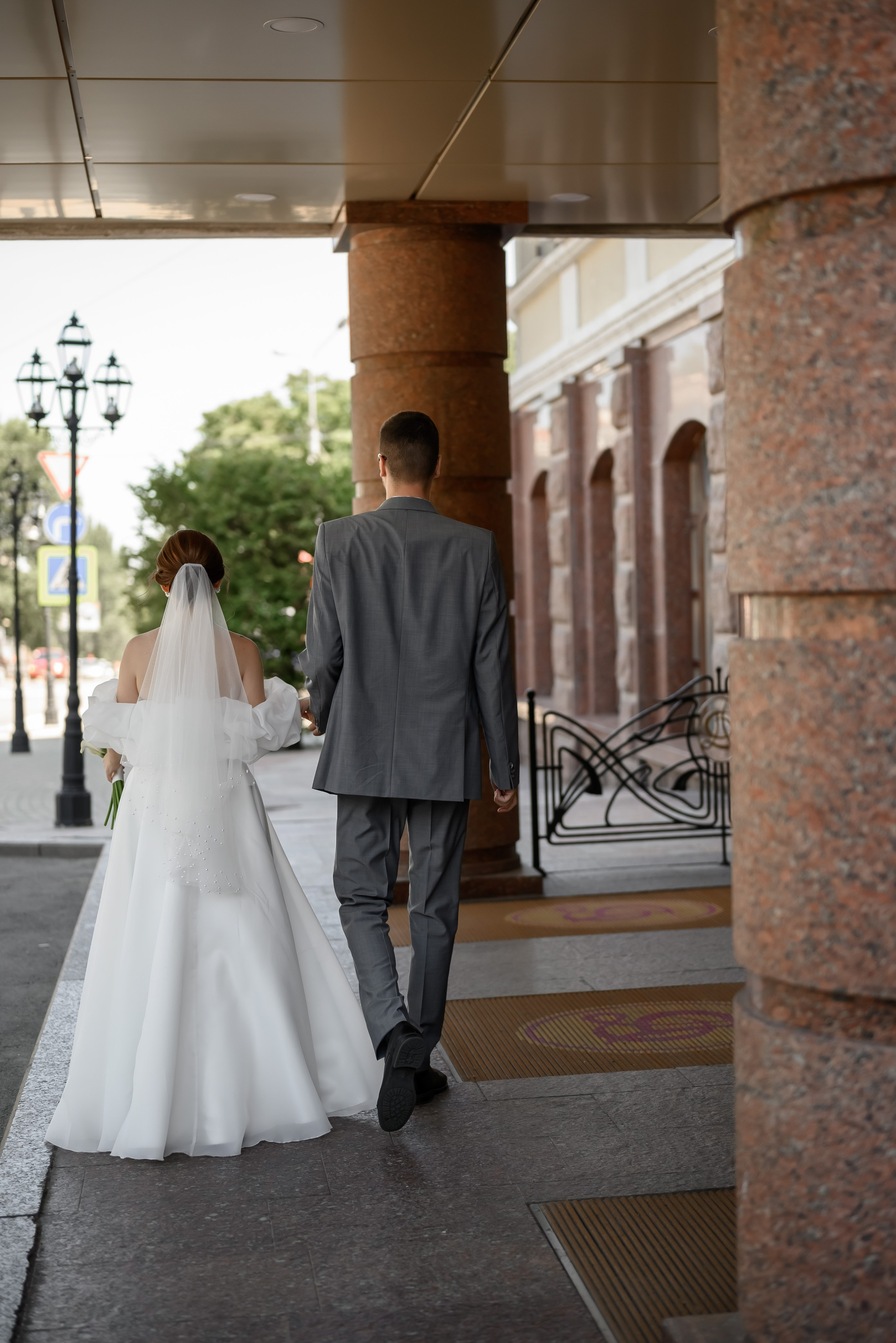 Прогулка в театре и по центру города. Юлия Басня семейный и свадебный фотограф в Донецке