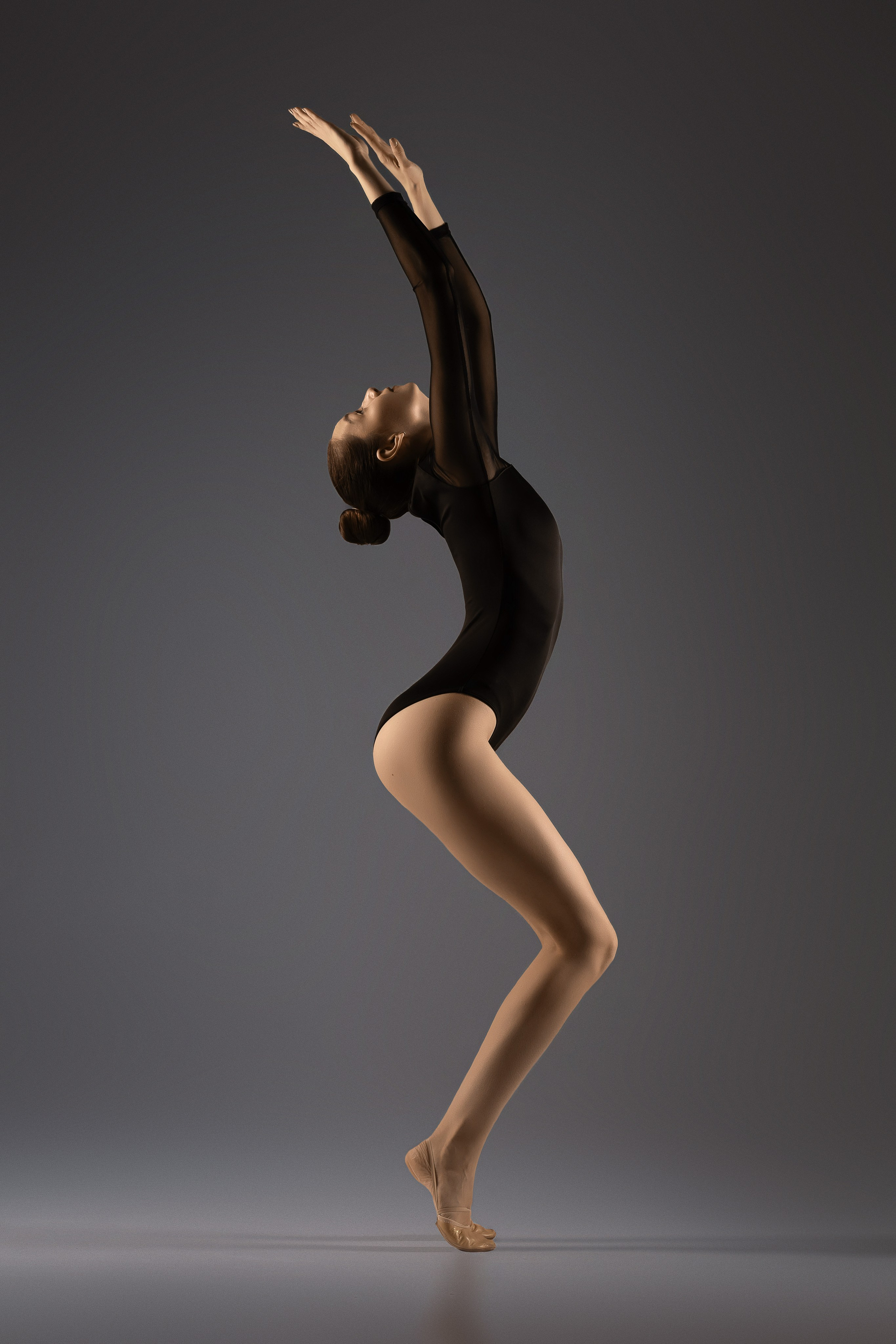 Гимнастка. Ирина Мезенцева | Женский и предметный фотограф | г. Омск