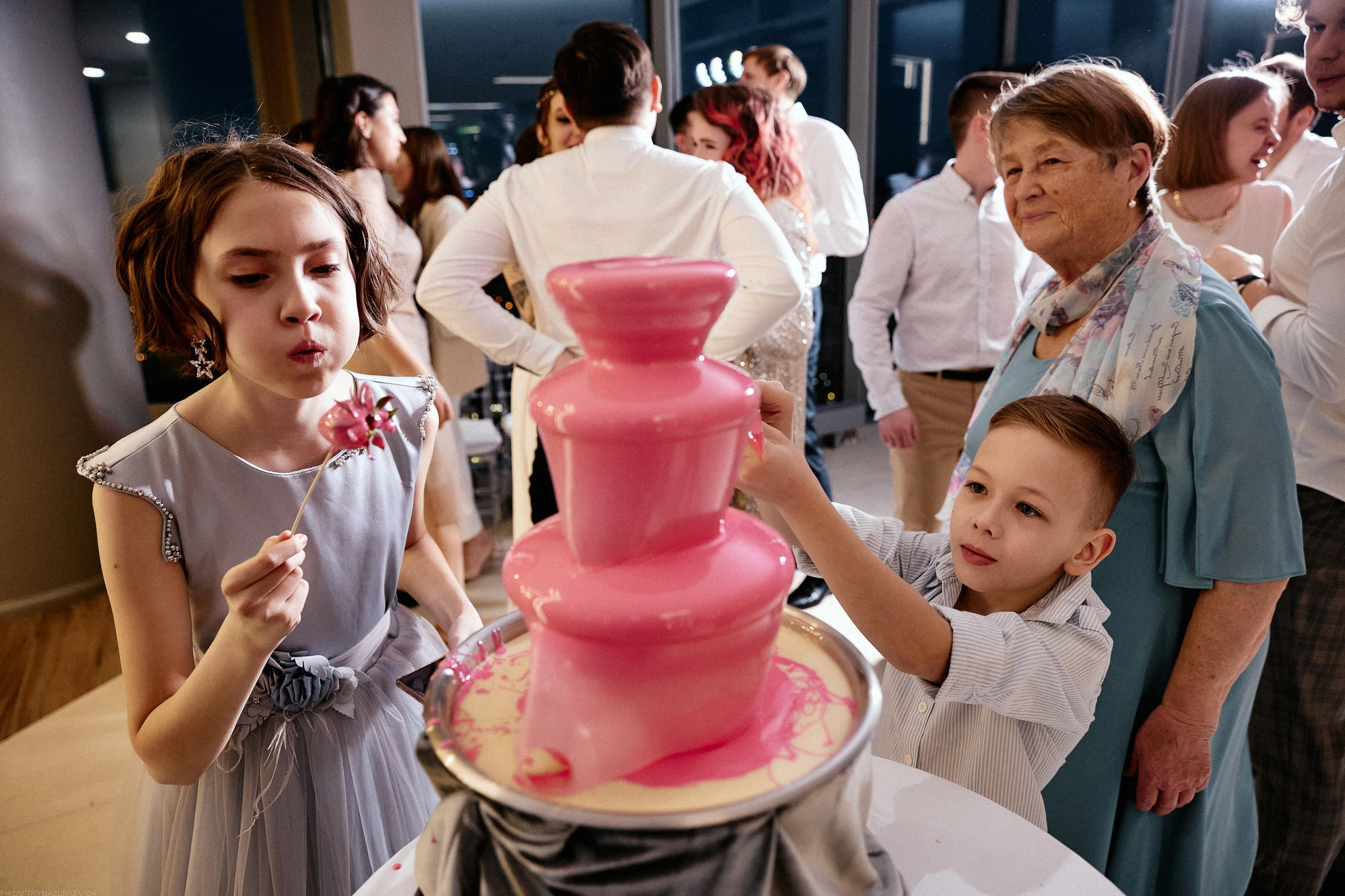 GIRL WITH DOBERMAN TATTOO. Дмитрий Мазуркевич: Профессиональный Репортажный Фотограф