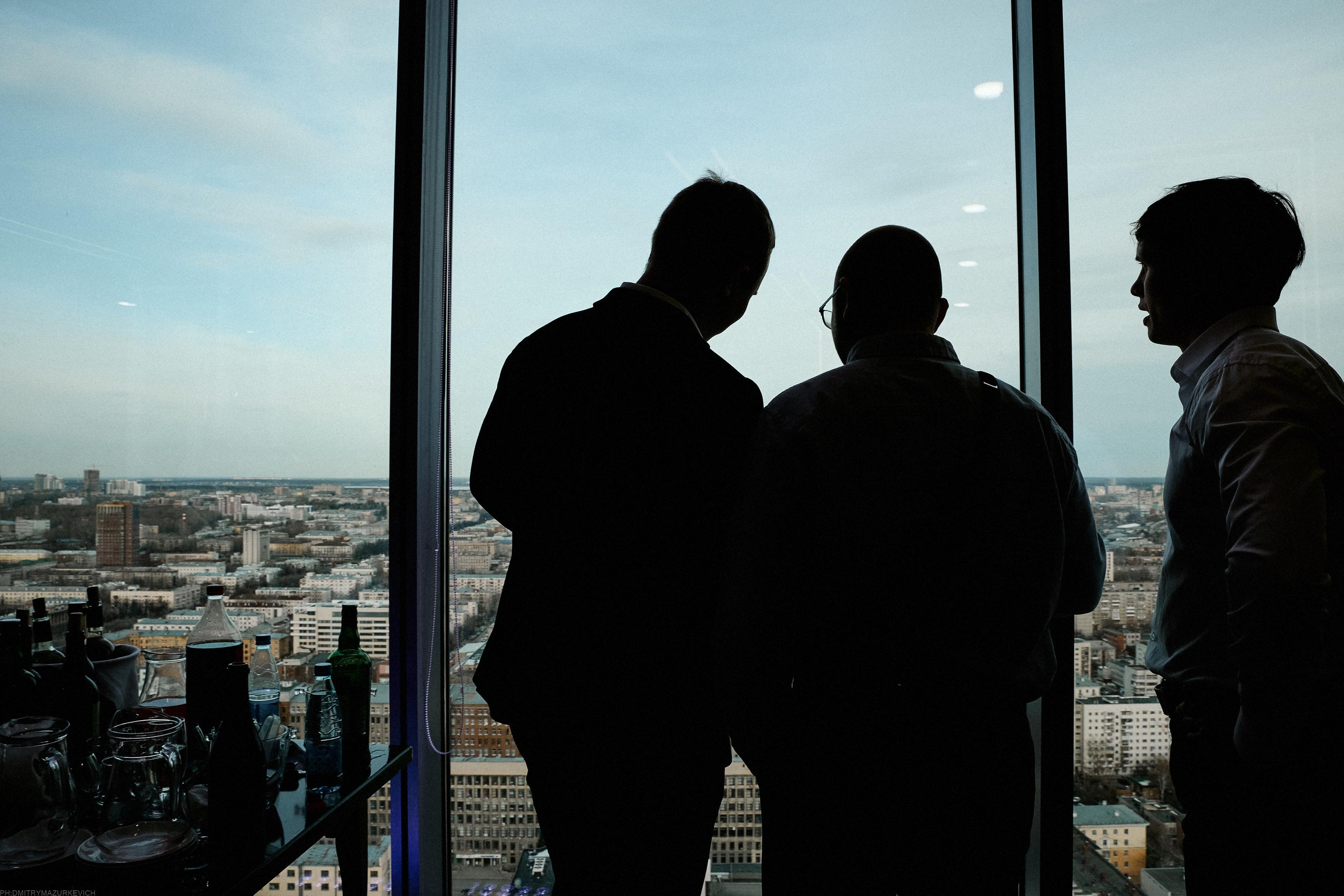 GIRL WITH DOBERMAN TATTOO. Дмитрий Мазуркевич: Профессиональный Репортажный Фотограф