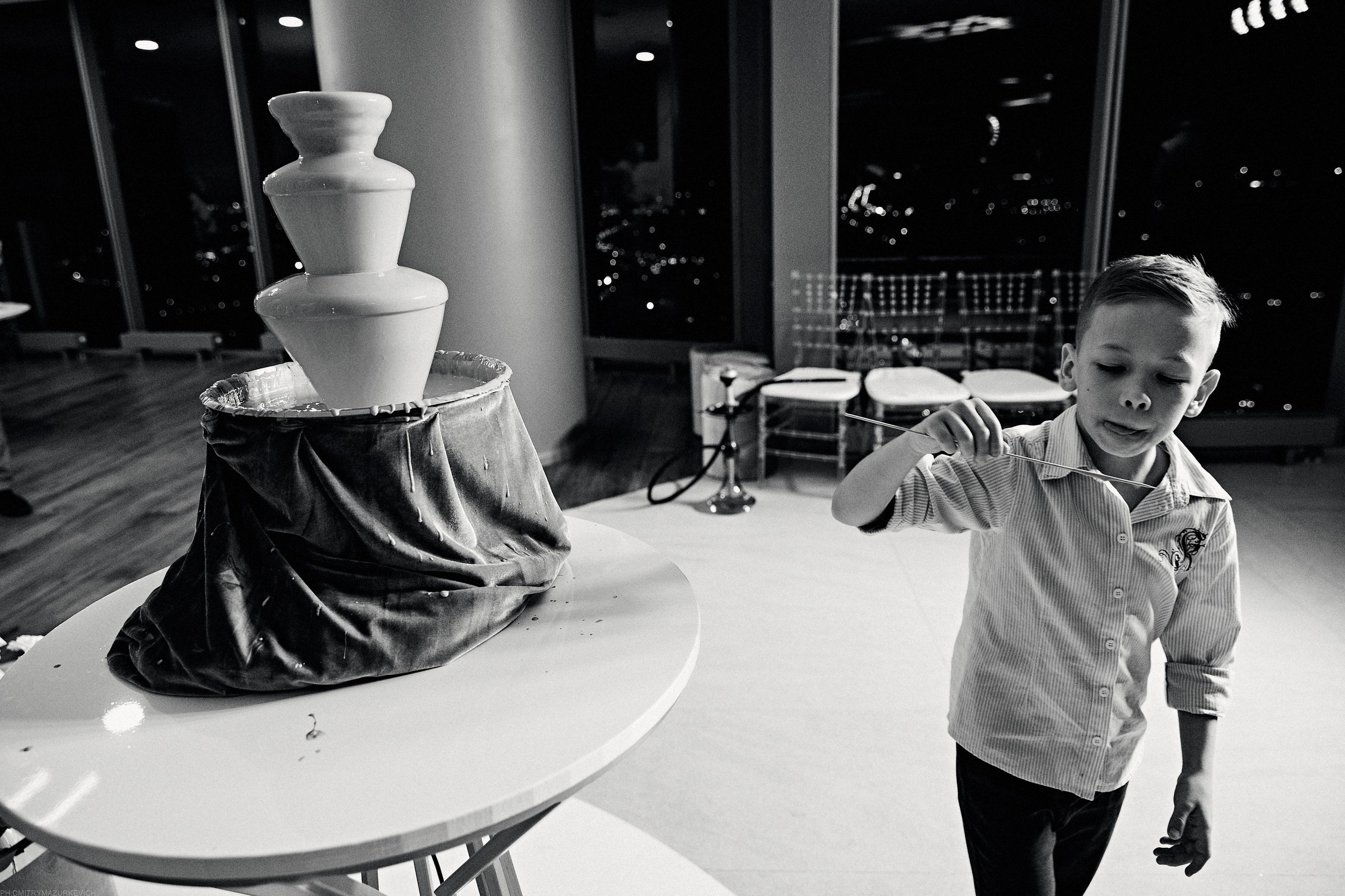 GIRL WITH DOBERMAN TATTOO. Дмитрий Мазуркевич: Профессиональный Репортажный Фотограф