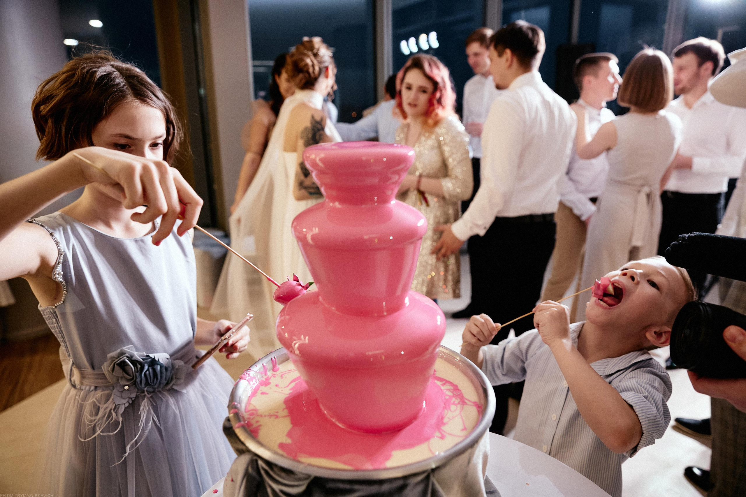 GIRL WITH DOBERMAN TATTOO. Дмитрий Мазуркевич: Профессиональный Репортажный Фотограф