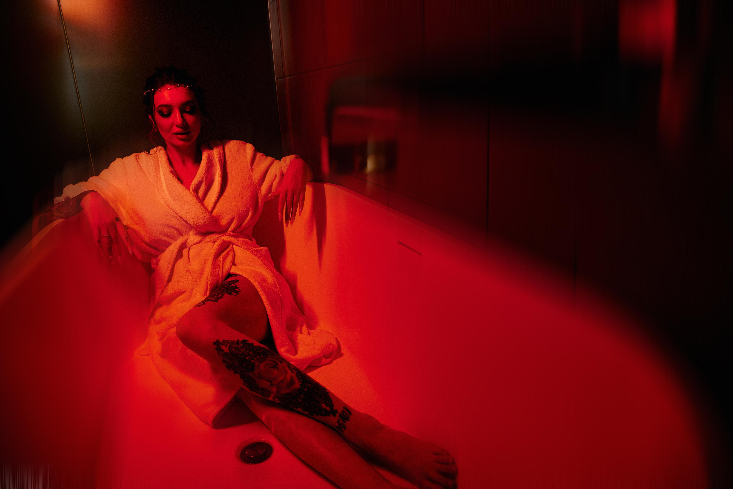 GIRL WITH DOBERMAN TATTOO. Дмитрий Мазуркевич: Профессиональный Репортажный Фотограф