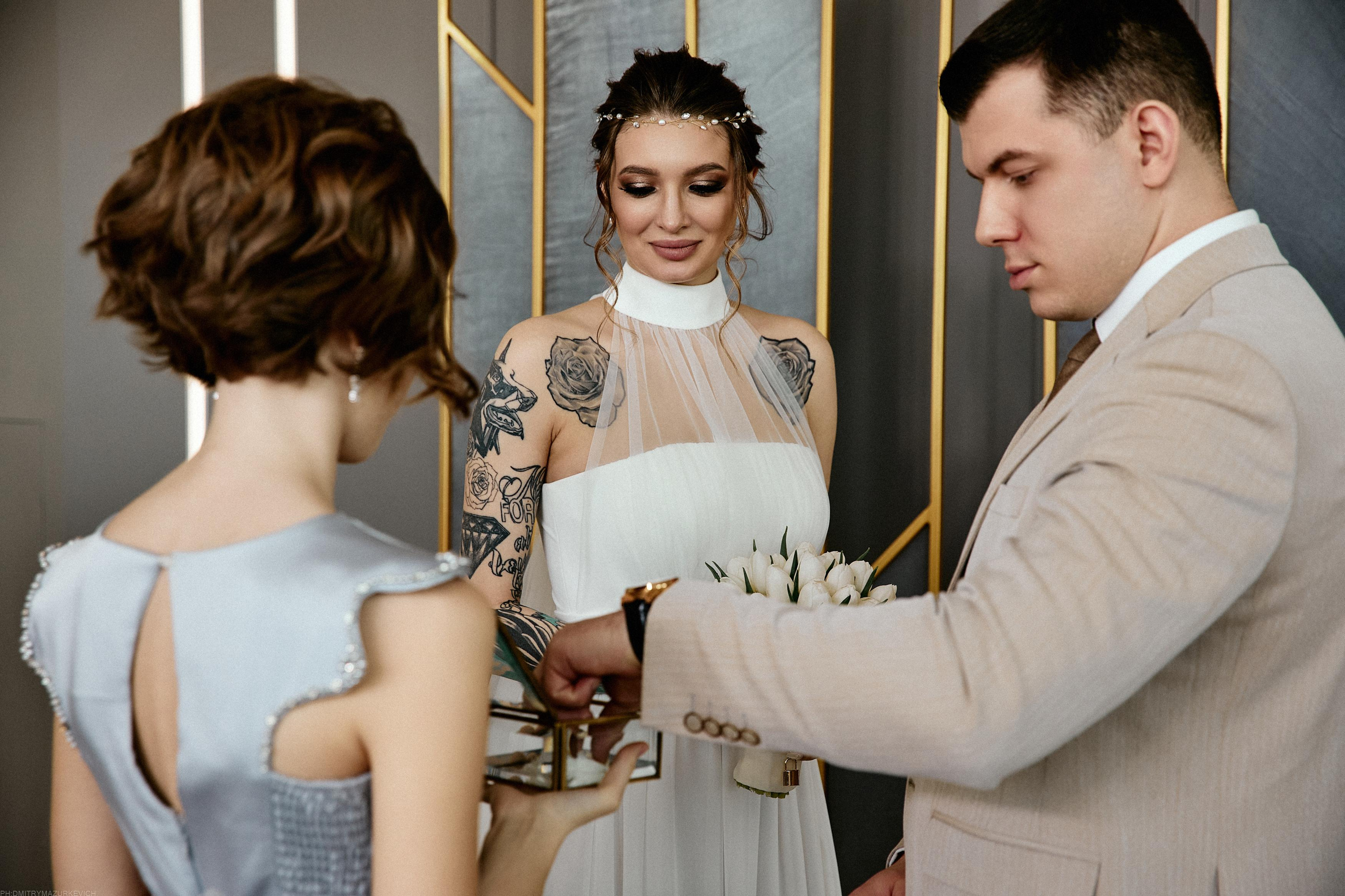 GIRL WITH DOBERMAN TATTOO. Дмитрий Мазуркевич: Профессиональный Репортажный Фотограф