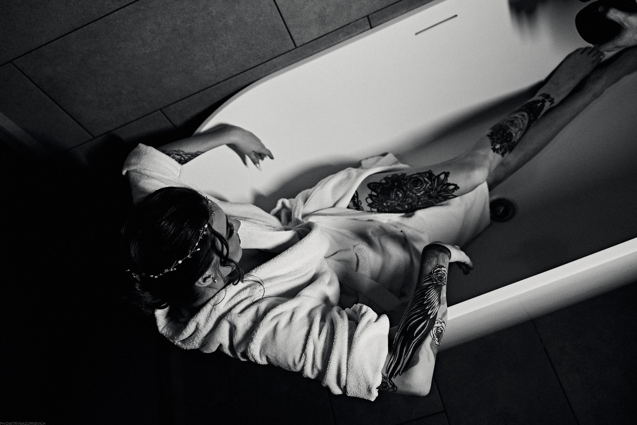 GIRL WITH DOBERMAN TATTOO. Дмитрий Мазуркевич: Профессиональный Репортажный Фотограф