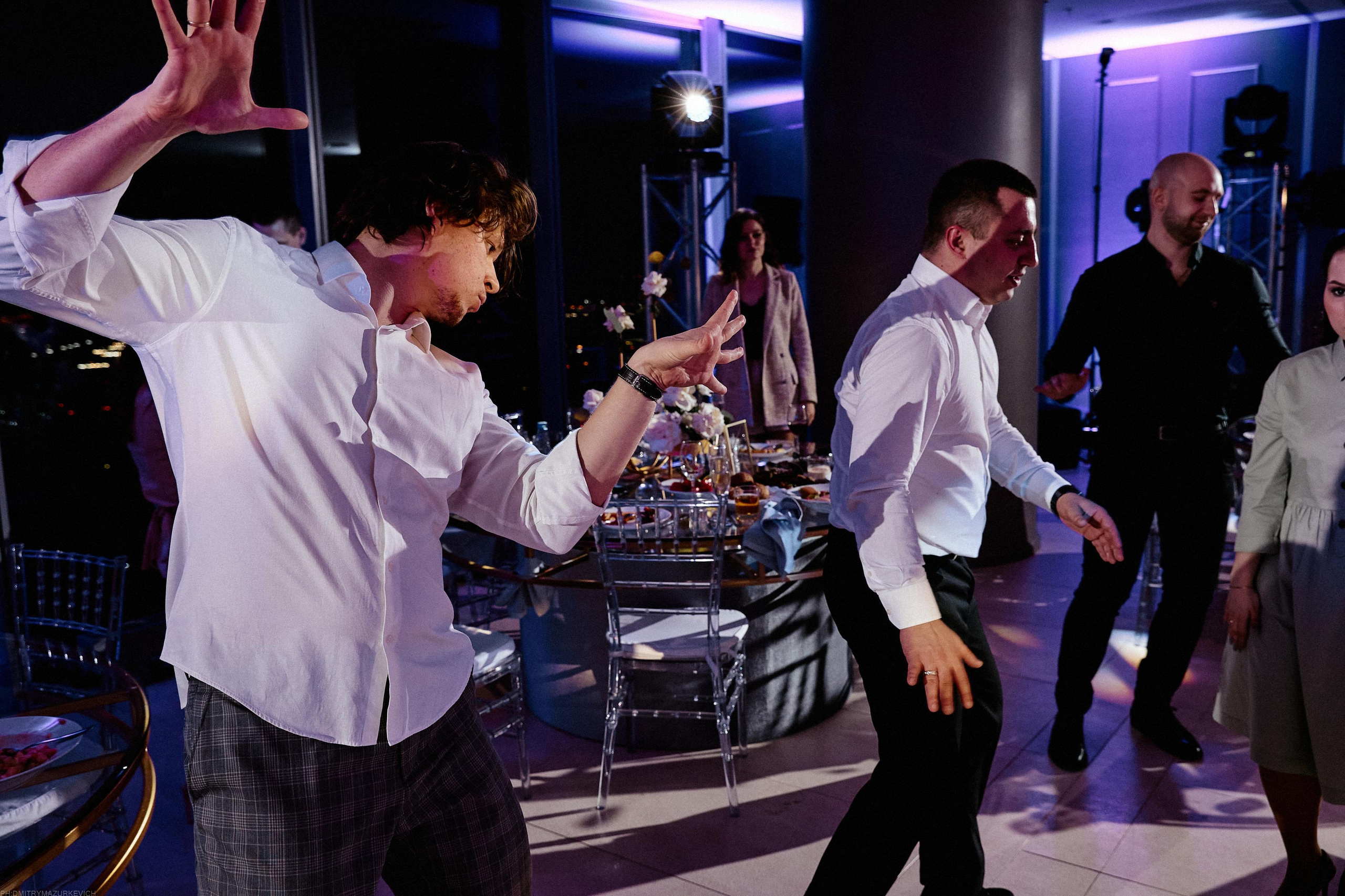 GIRL WITH DOBERMAN TATTOO. Дмитрий Мазуркевич: Профессиональный Репортажный Фотограф