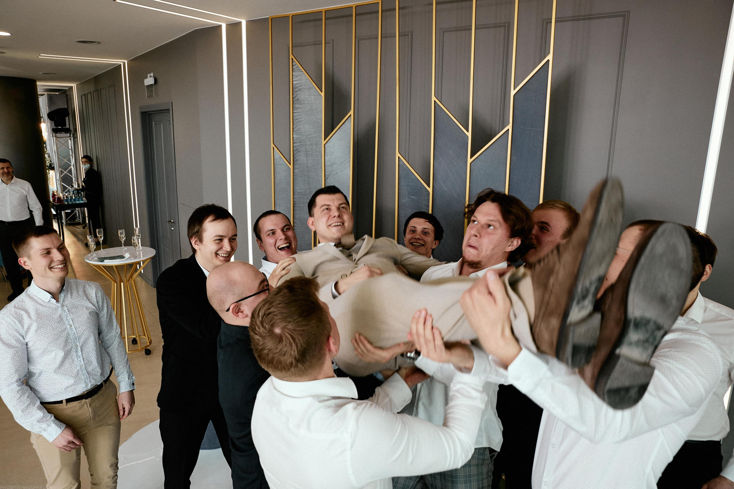 GIRL WITH DOBERMAN TATTOO. Дмитрий Мазуркевич: Профессиональный Репортажный Фотограф