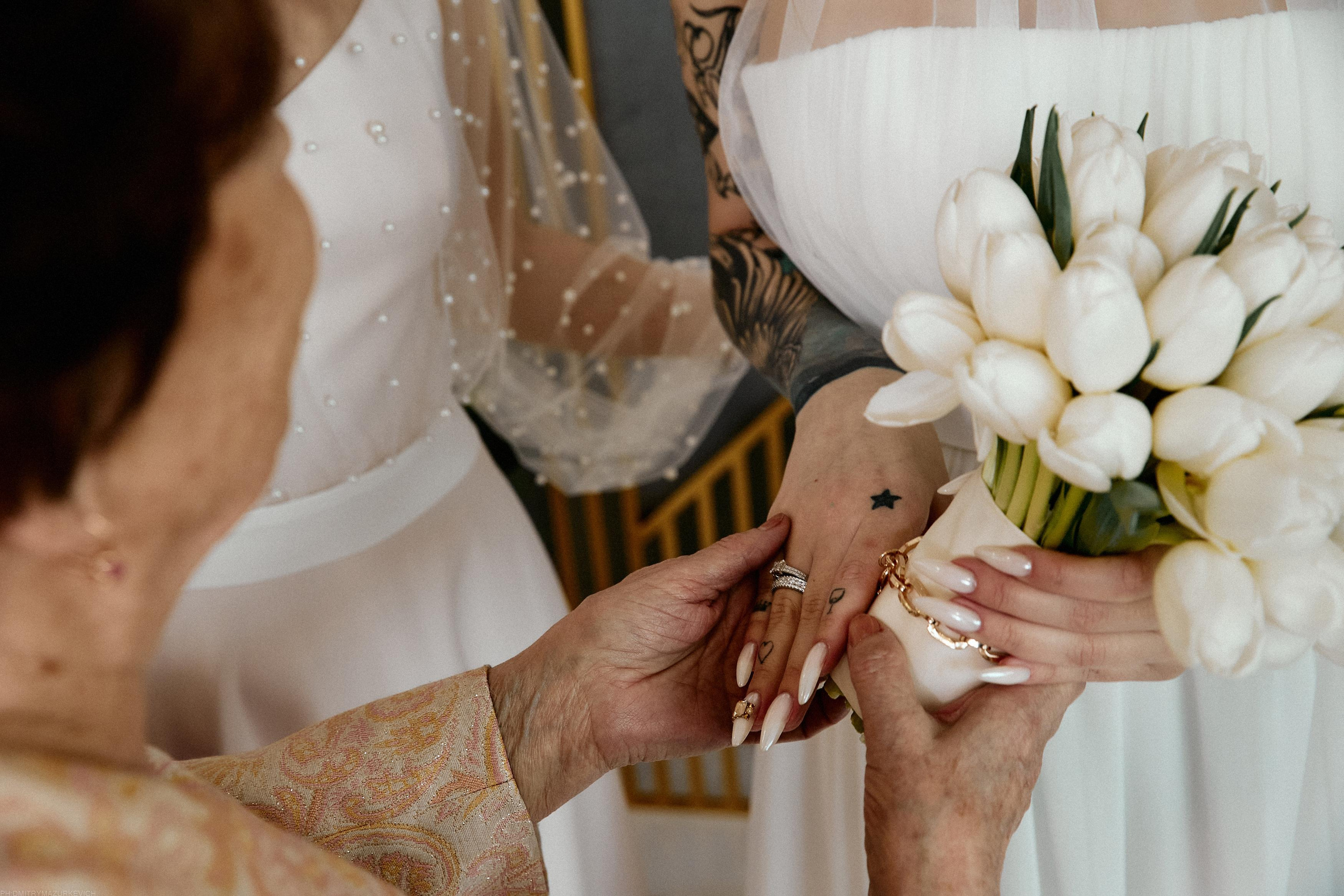 GIRL WITH DOBERMAN TATTOO. Дмитрий Мазуркевич: Профессиональный Репортажный Фотограф