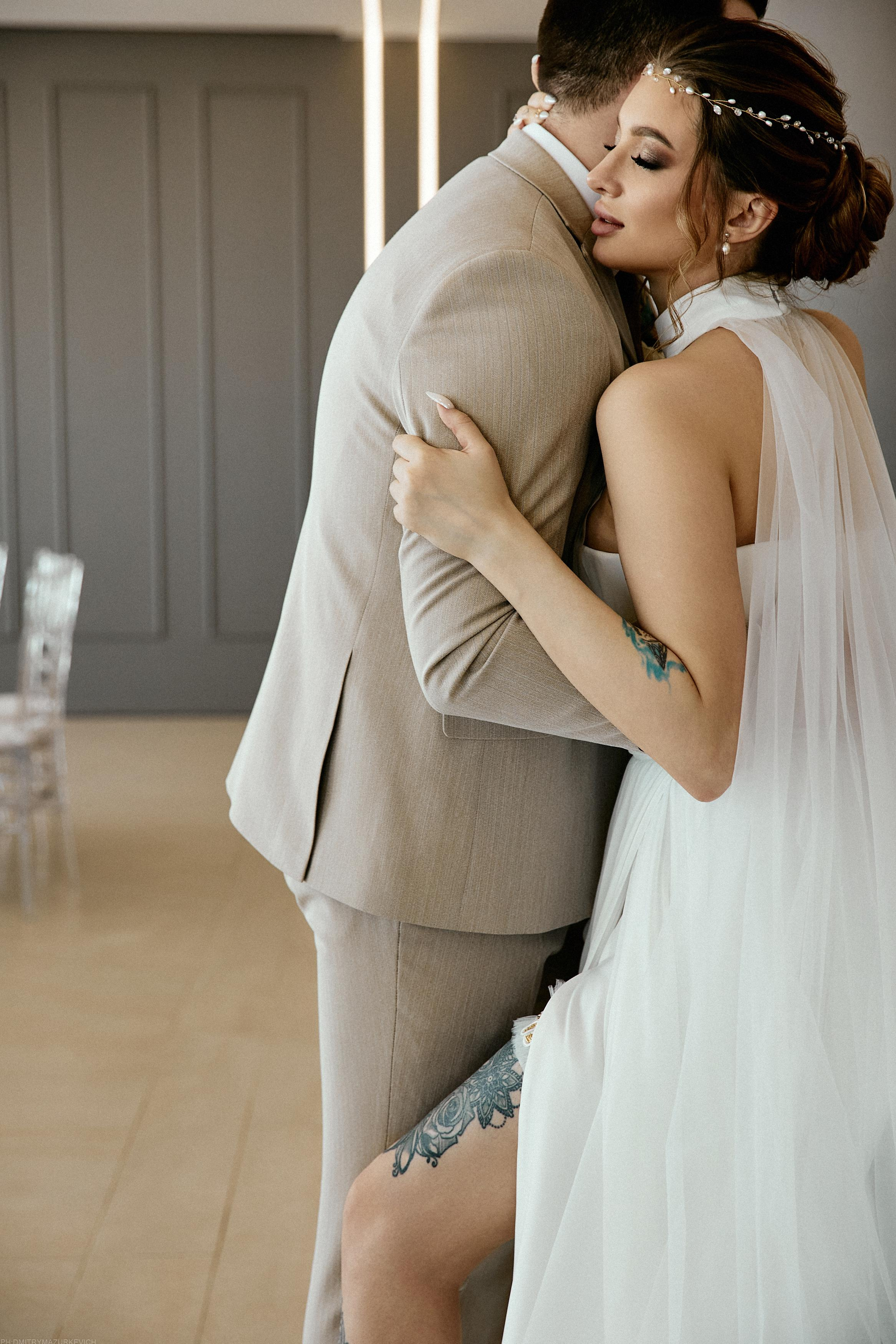 GIRL WITH DOBERMAN TATTOO. Дмитрий Мазуркевич: Профессиональный Репортажный Фотограф