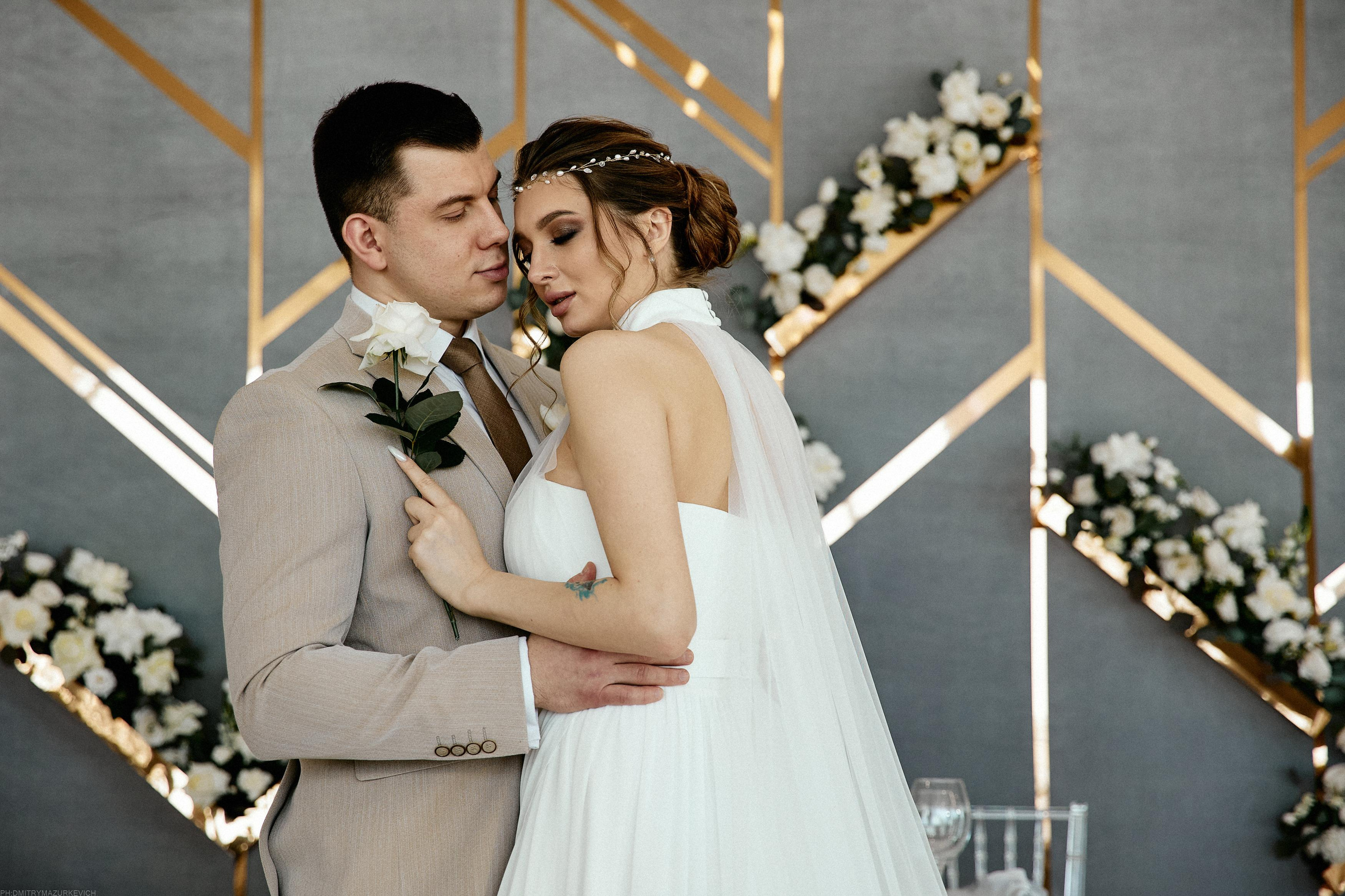 GIRL WITH DOBERMAN TATTOO. Дмитрий Мазуркевич: Профессиональный Репортажный Фотограф