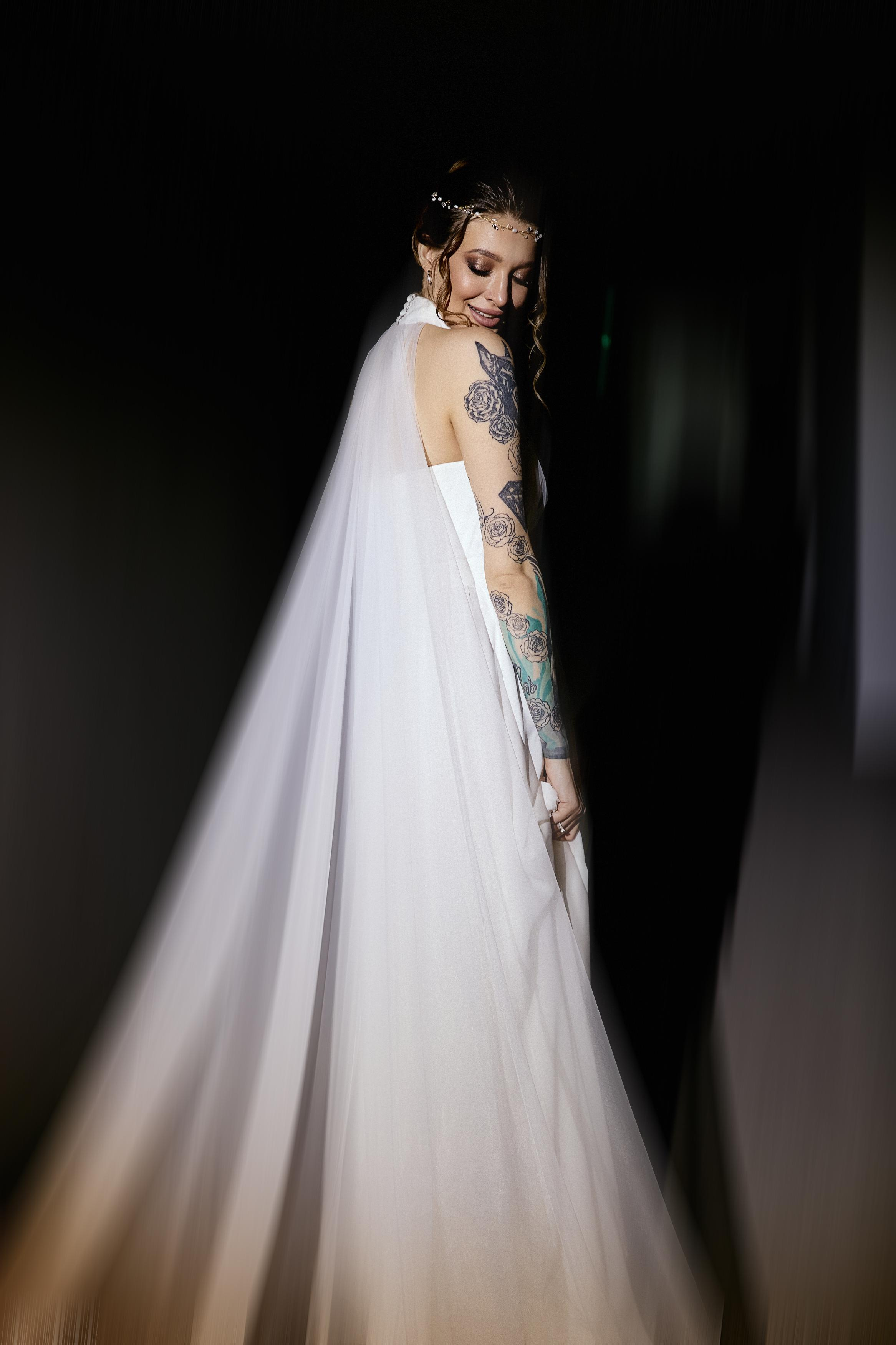 GIRL WITH DOBERMAN TATTOO. Дмитрий Мазуркевич: Профессиональный Репортажный Фотограф