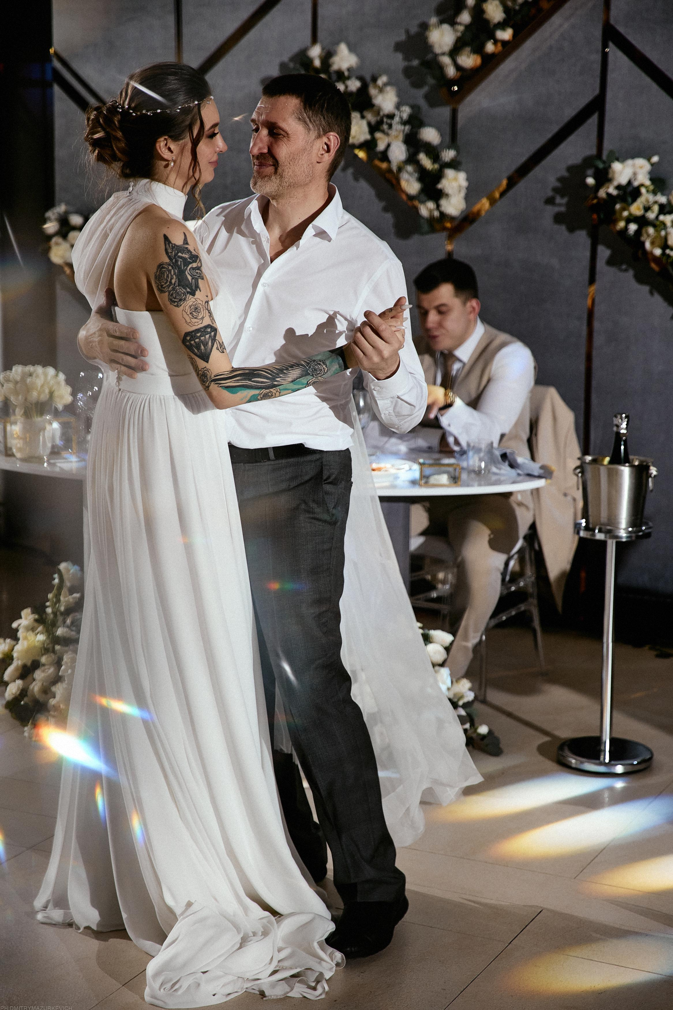 GIRL WITH DOBERMAN TATTOO. Дмитрий Мазуркевич: Профессиональный Репортажный Фотограф