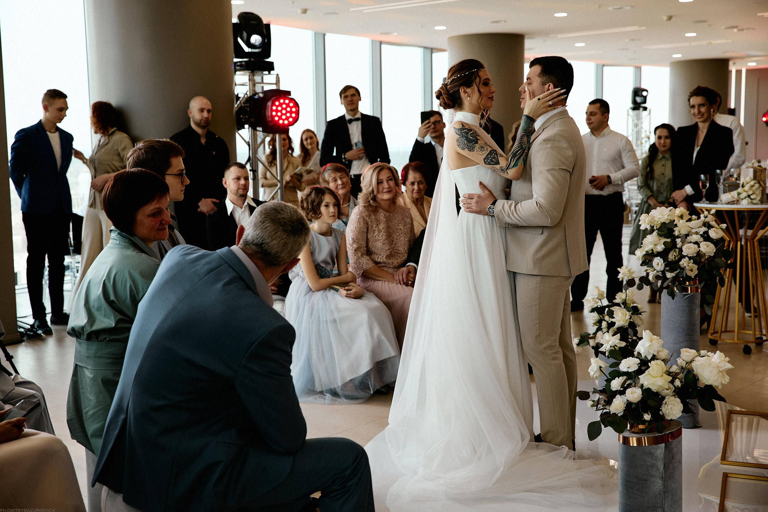 GIRL WITH DOBERMAN TATTOO. Дмитрий Мазуркевич: Профессиональный Репортажный Фотограф