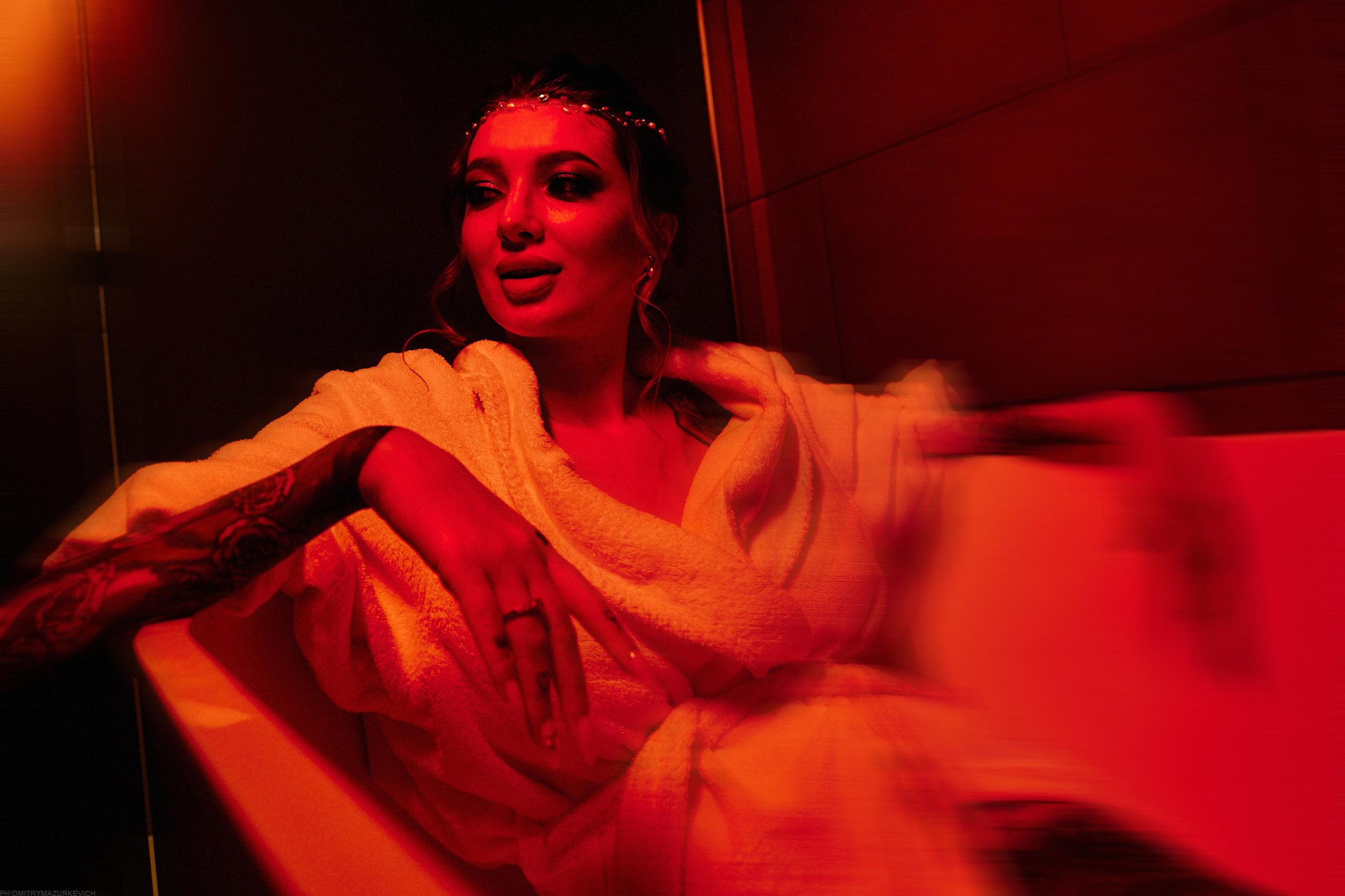 GIRL WITH DOBERMAN TATTOO. Дмитрий Мазуркевич: Профессиональный Репортажный Фотограф