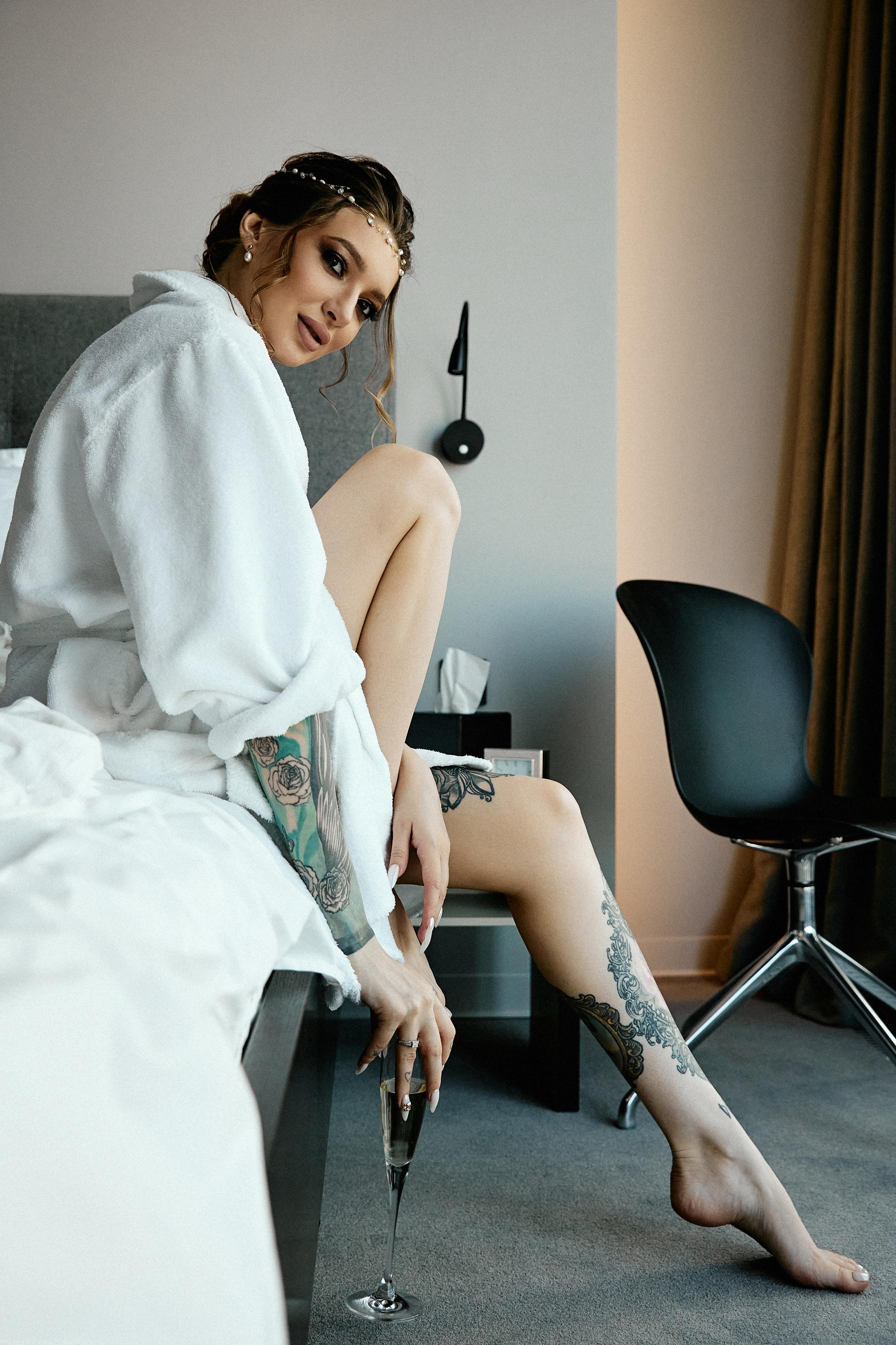 GIRL WITH DOBERMAN TATTOO. Дмитрий Мазуркевич: Профессиональный Репортажный Фотограф