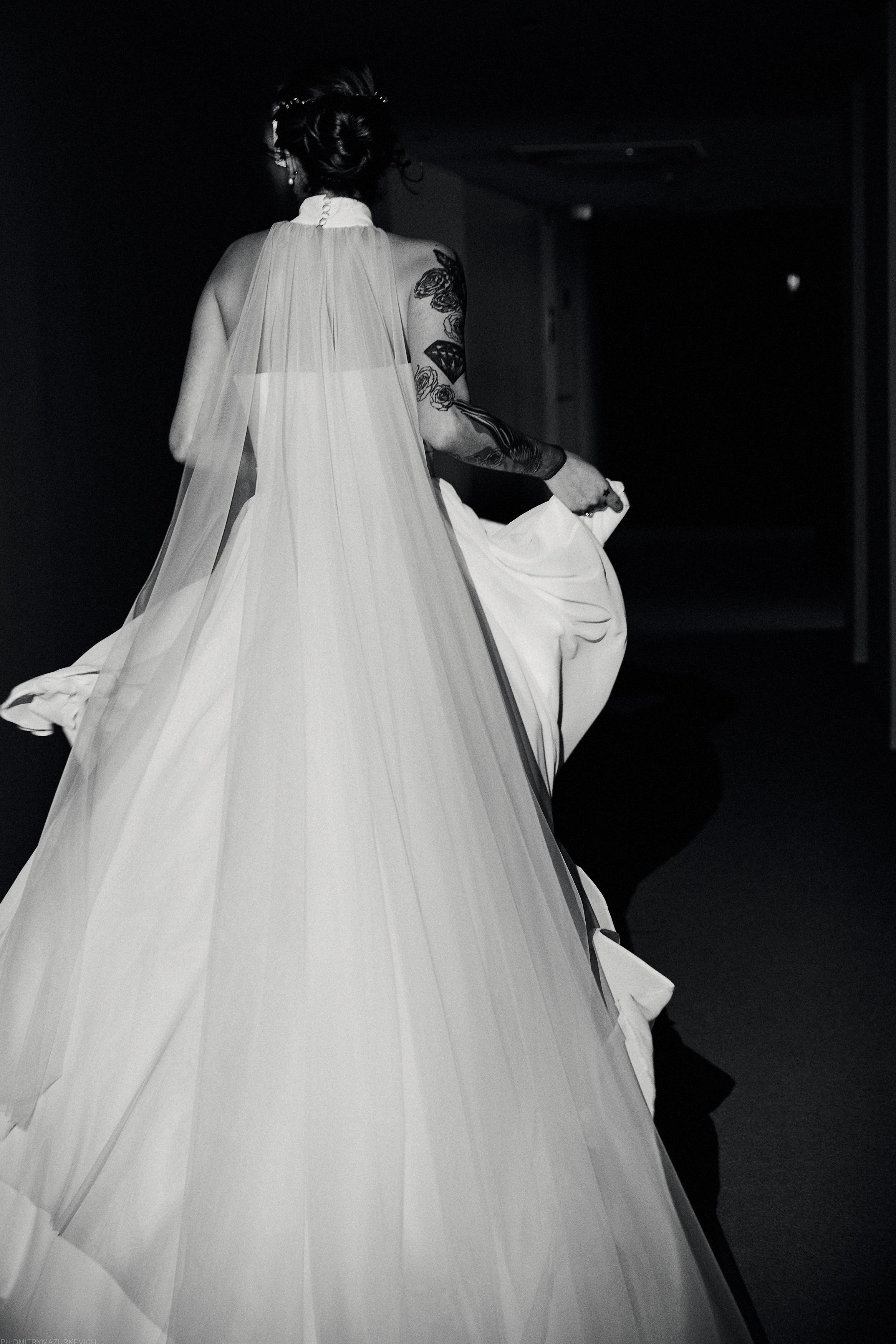 GIRL WITH DOBERMAN TATTOO. Дмитрий Мазуркевич: Профессиональный Репортажный Фотограф