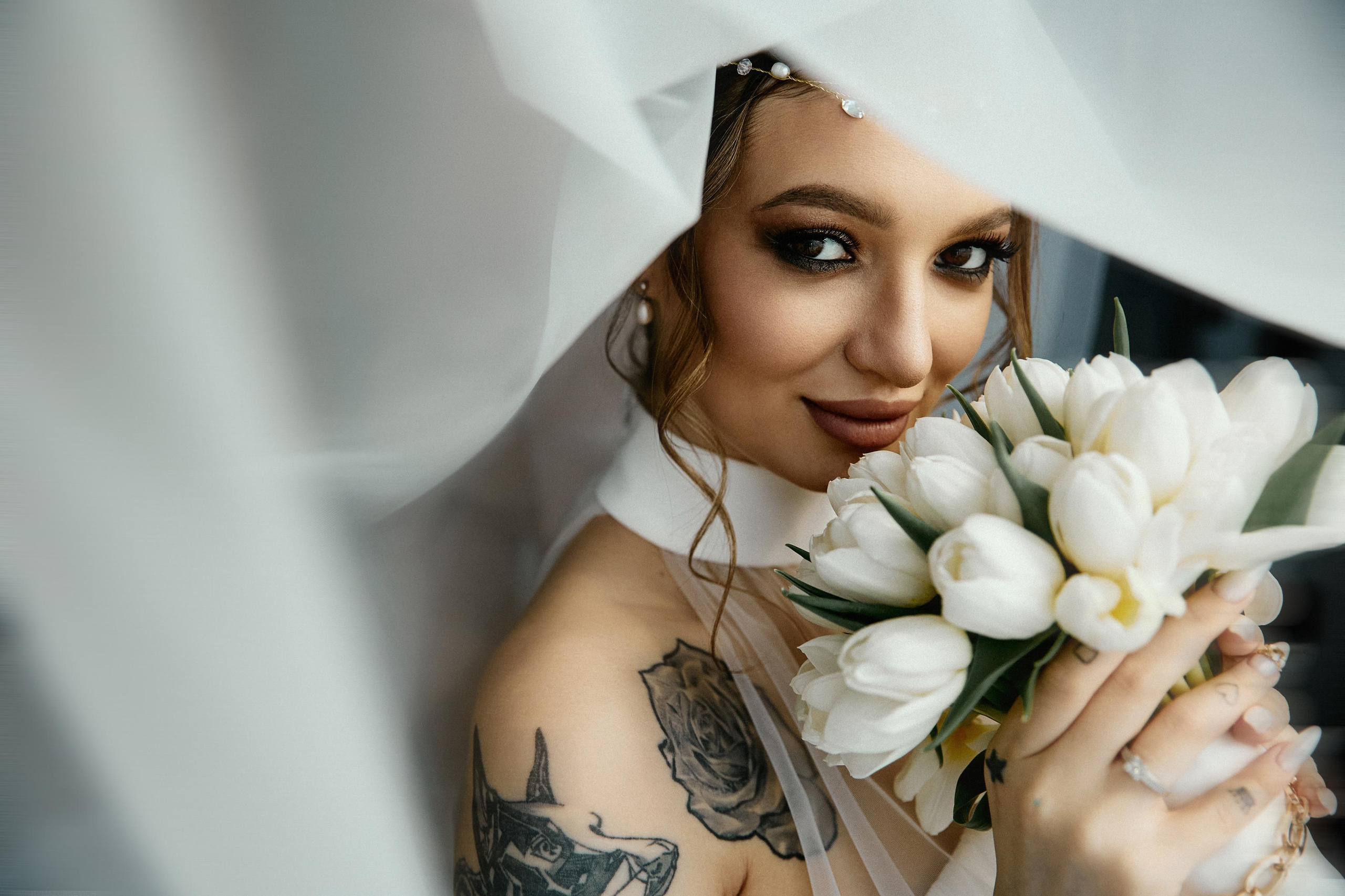 GIRL WITH DOBERMAN TATTOO. Дмитрий Мазуркевич: Профессиональный Репортажный Фотограф