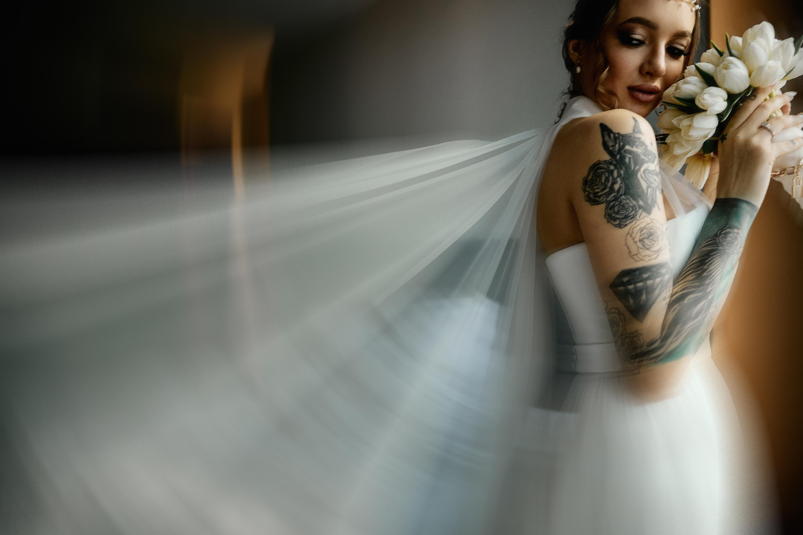 GIRL WITH DOBERMAN TATTOO. Дмитрий Мазуркевич: Профессиональный Репортажный Фотограф