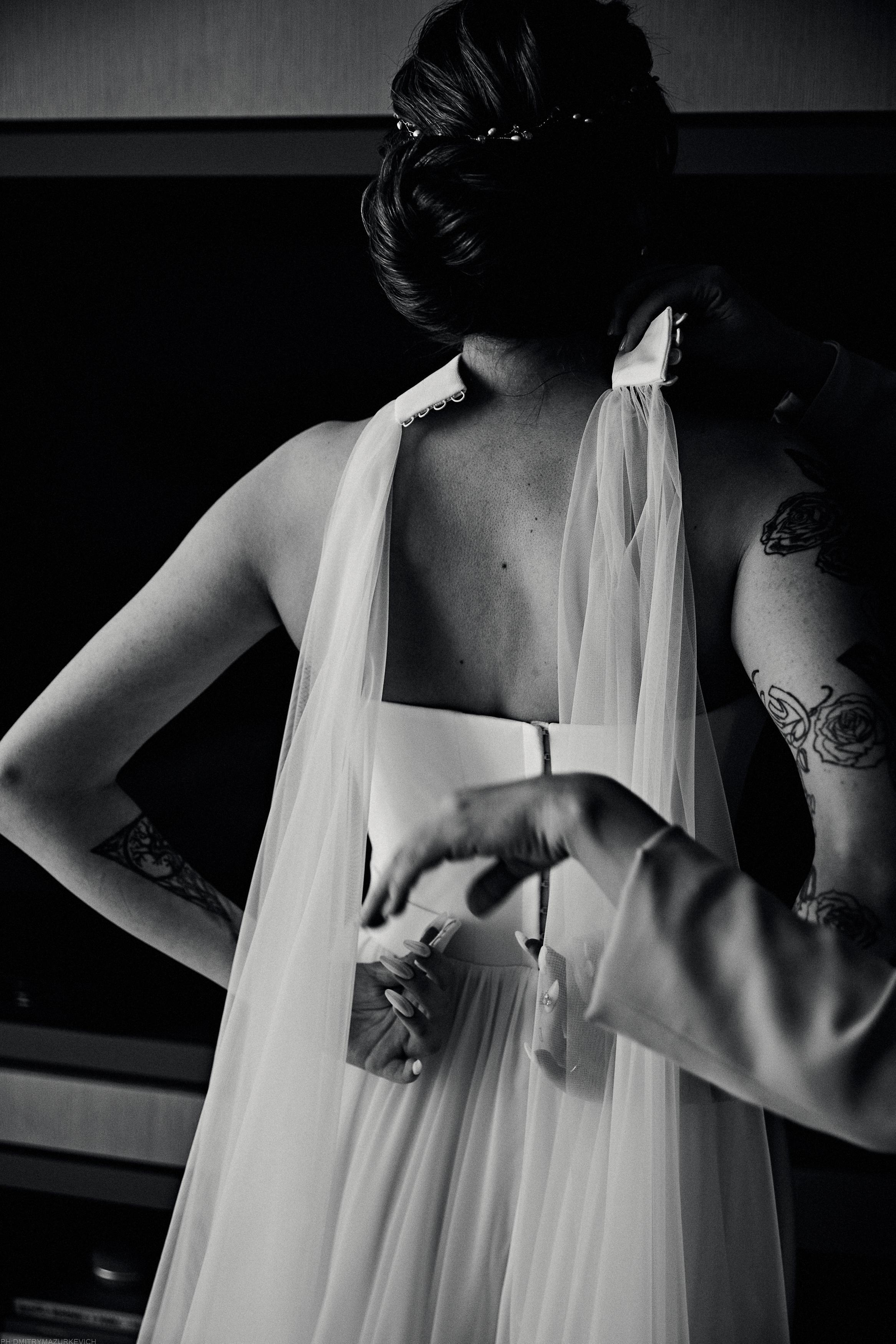 GIRL WITH DOBERMAN TATTOO. Дмитрий Мазуркевич: Профессиональный Репортажный Фотограф